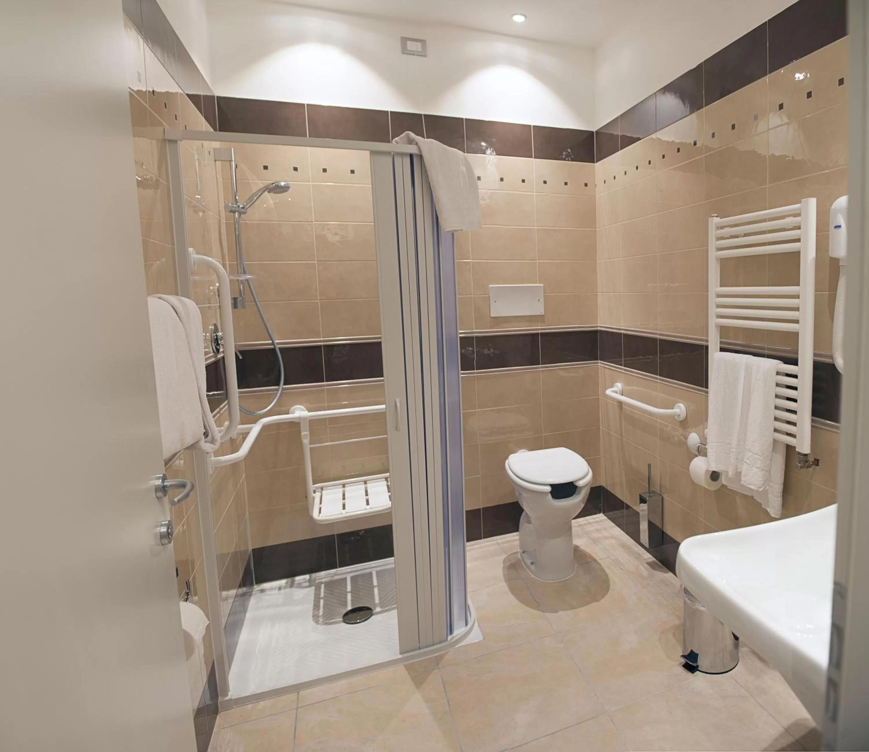 Bathroom in Hotel Fini