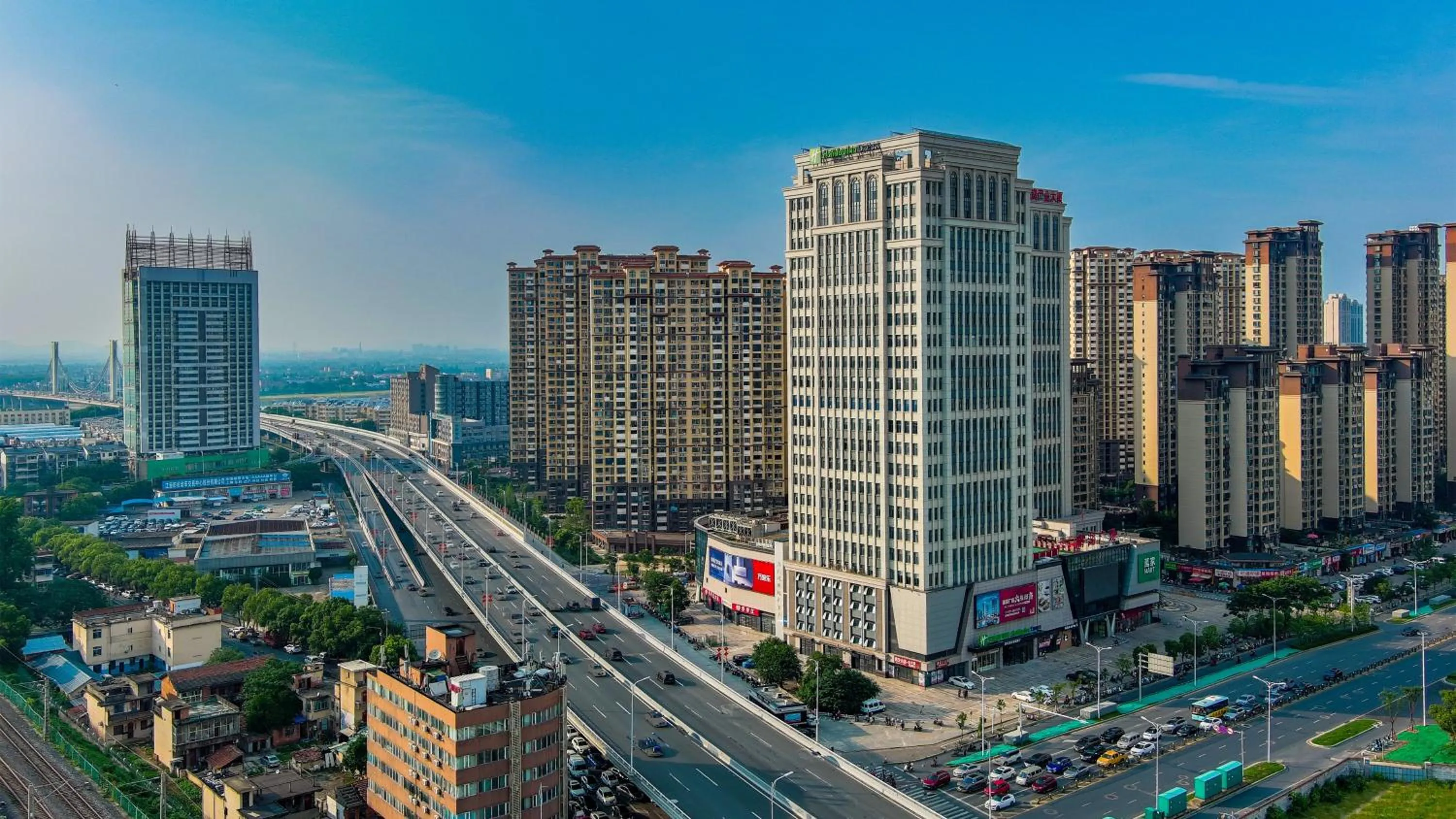 Property building in Holiday Inn Express Nanchang Qingshan Lake View, an IHG Hotel