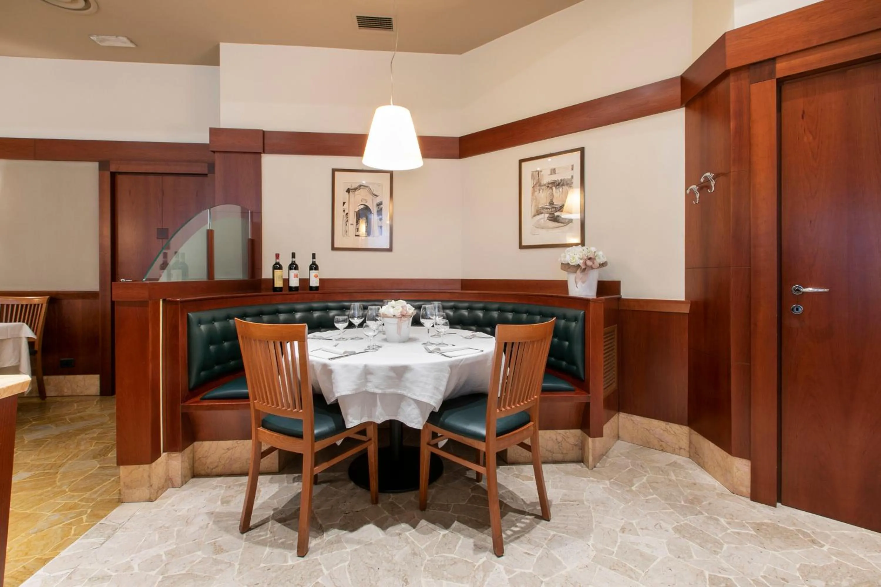 Restaurant/places to eat in Hotel Conradi