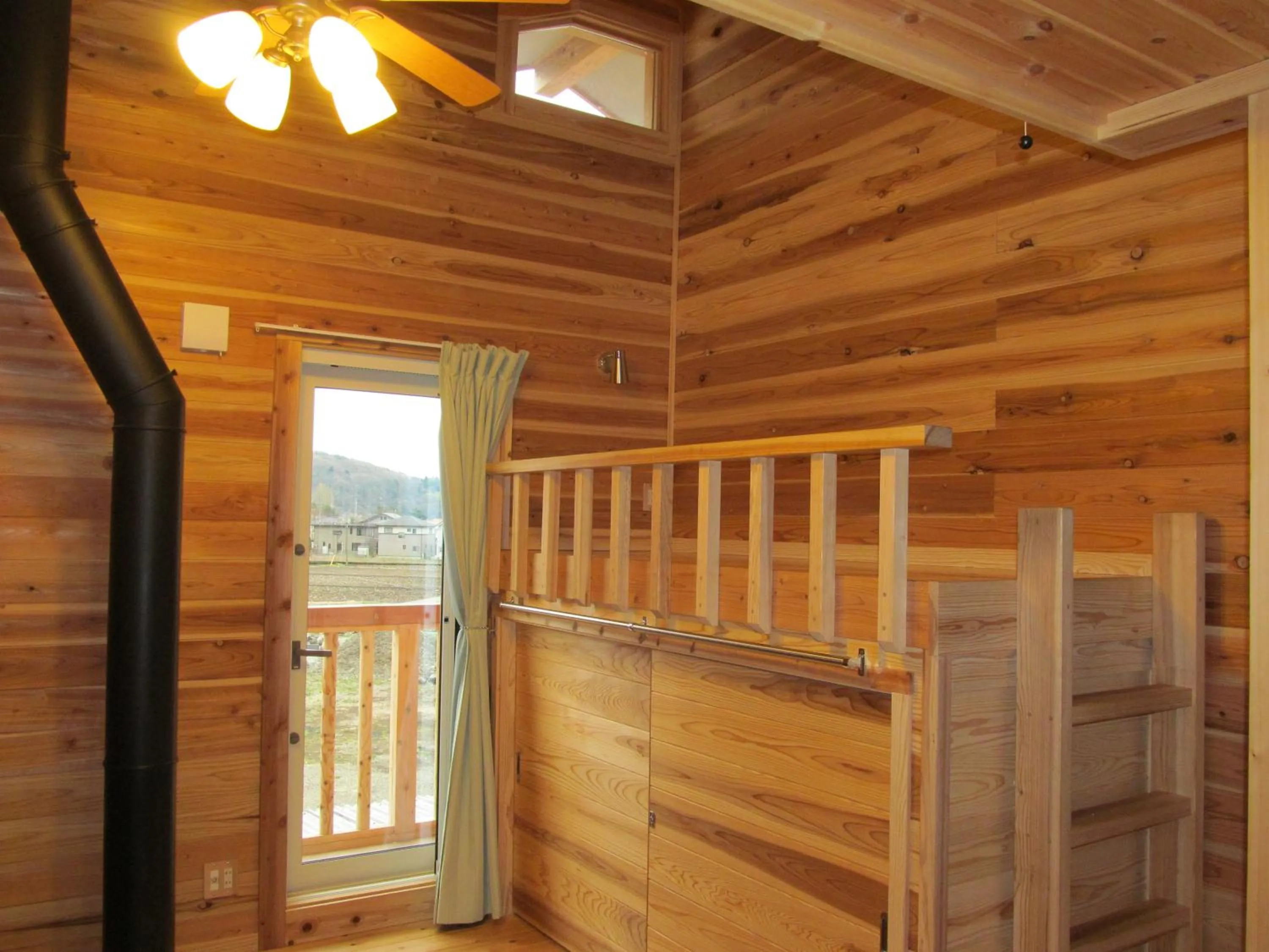 Photo of the whole room in Villa Orange Cabin