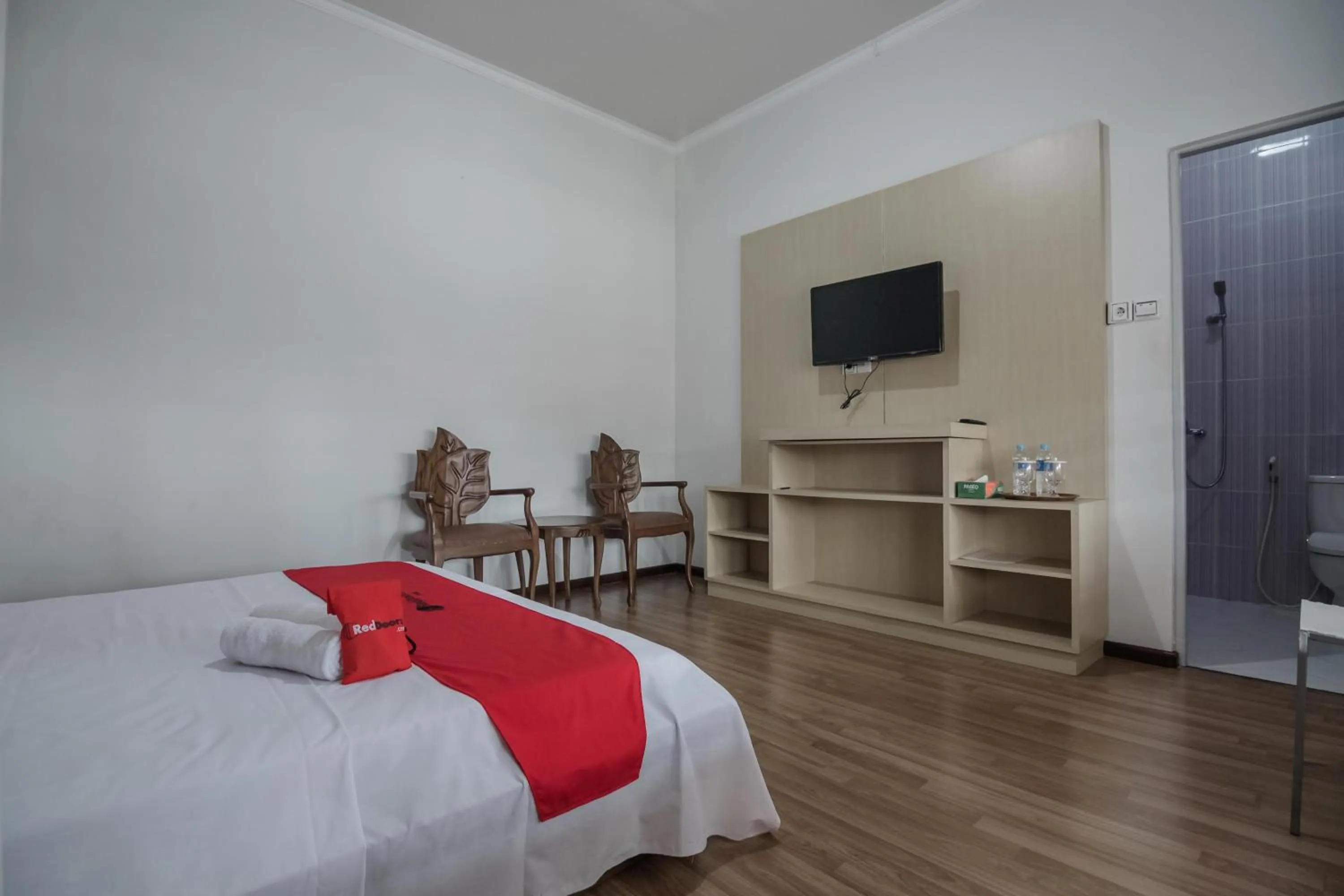 Bed in RedDoorz Syariah Plus @ Banjarbaru