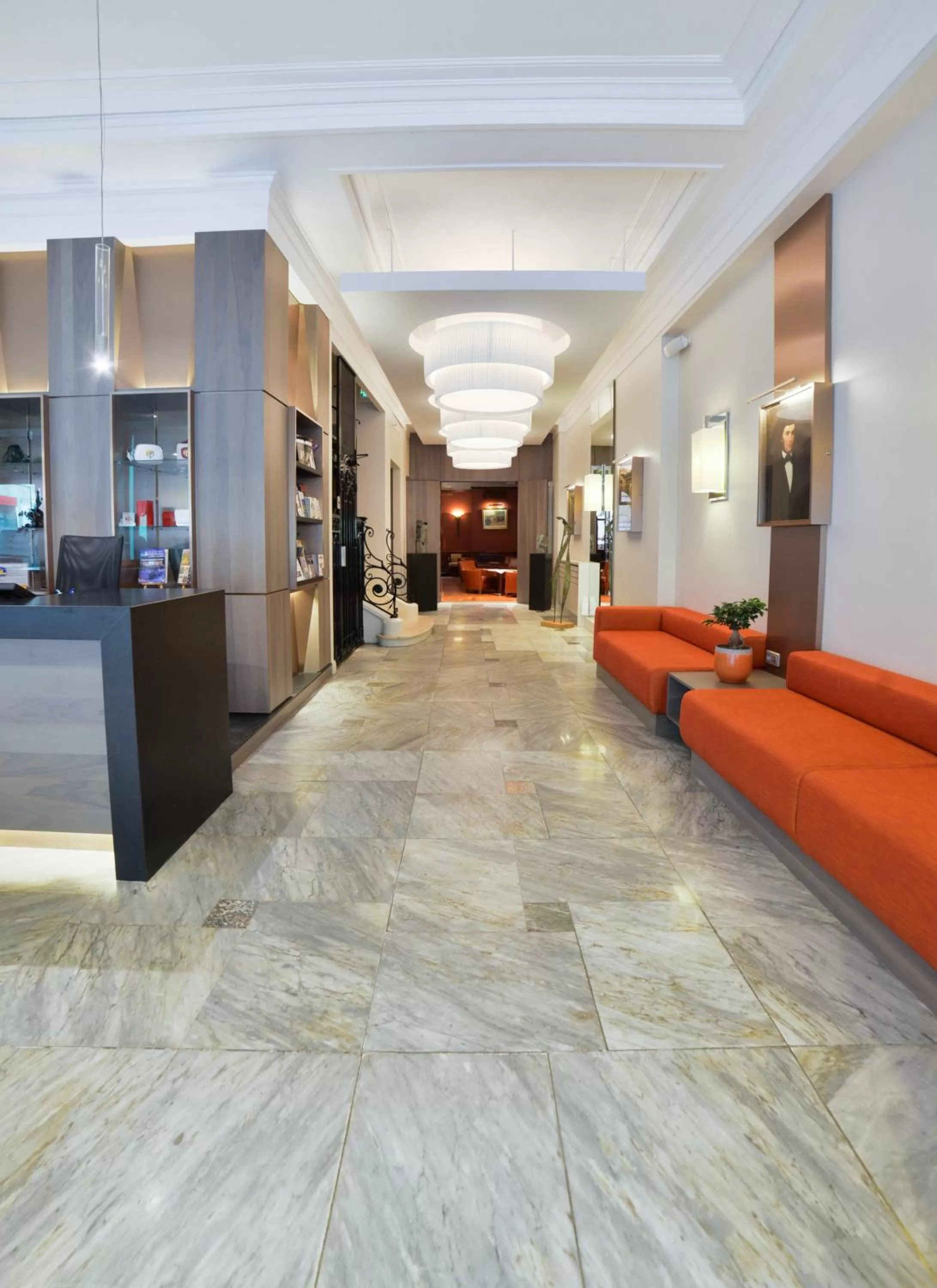 Lobby or reception in Hôtel Mercure Bayonne Centre Le Grand Hotel
