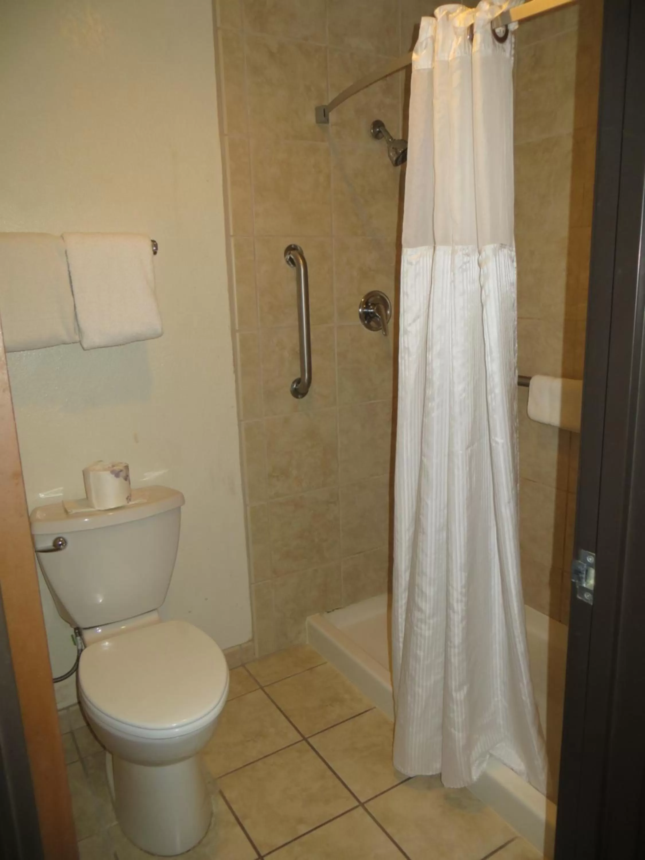 Bathroom in Super 8 by Wyndham Susanville