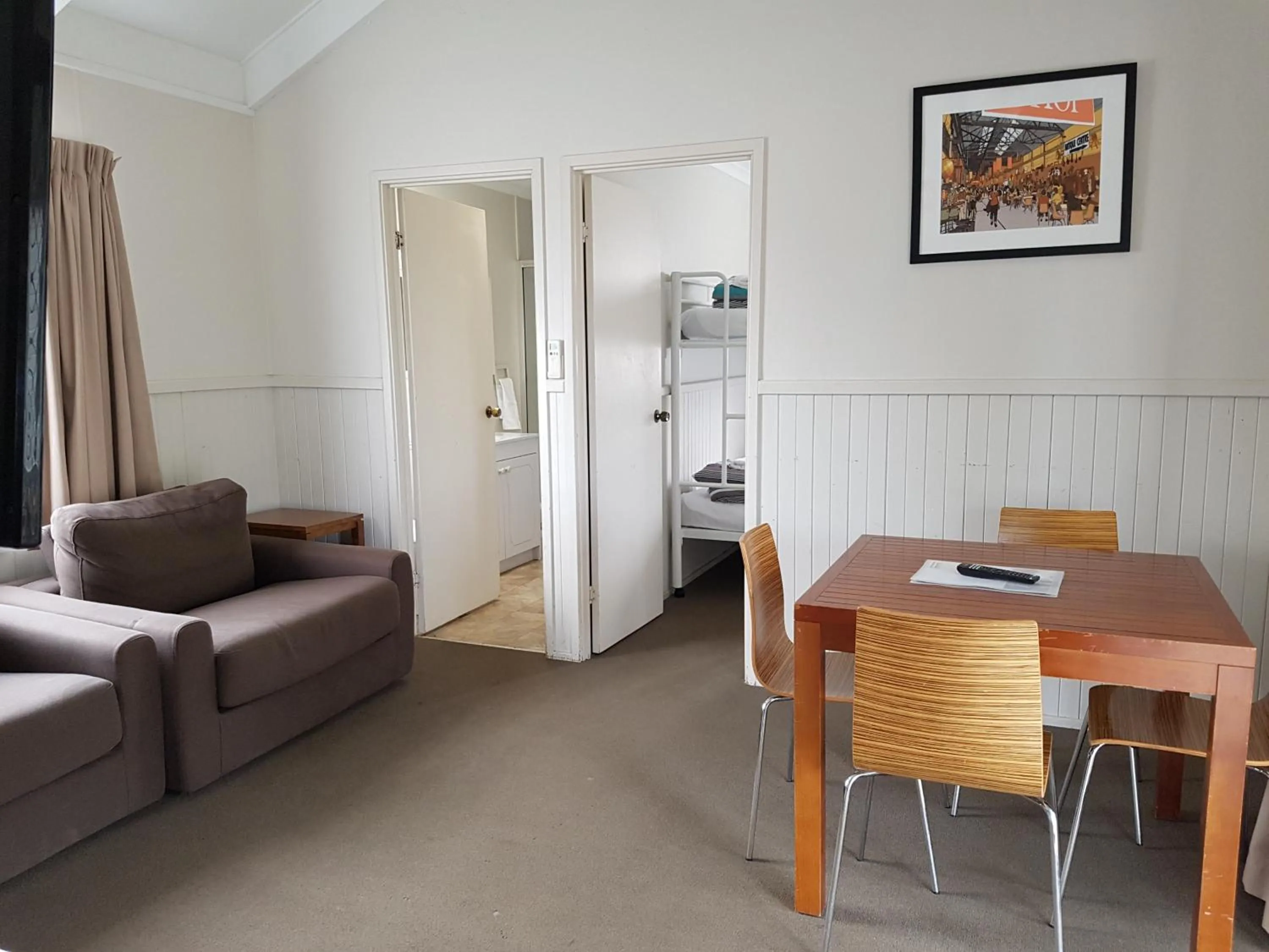 Living room in Canberra Carotel Motel