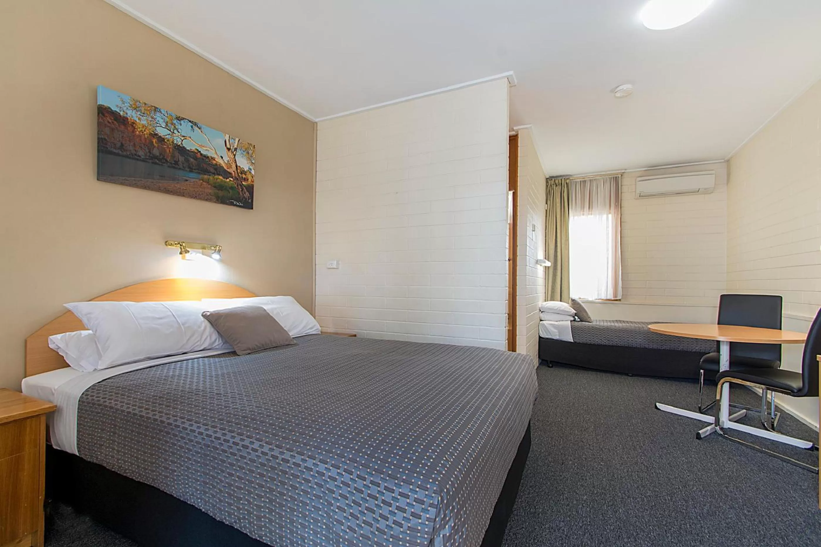 Bed in Citrus Valley Motel