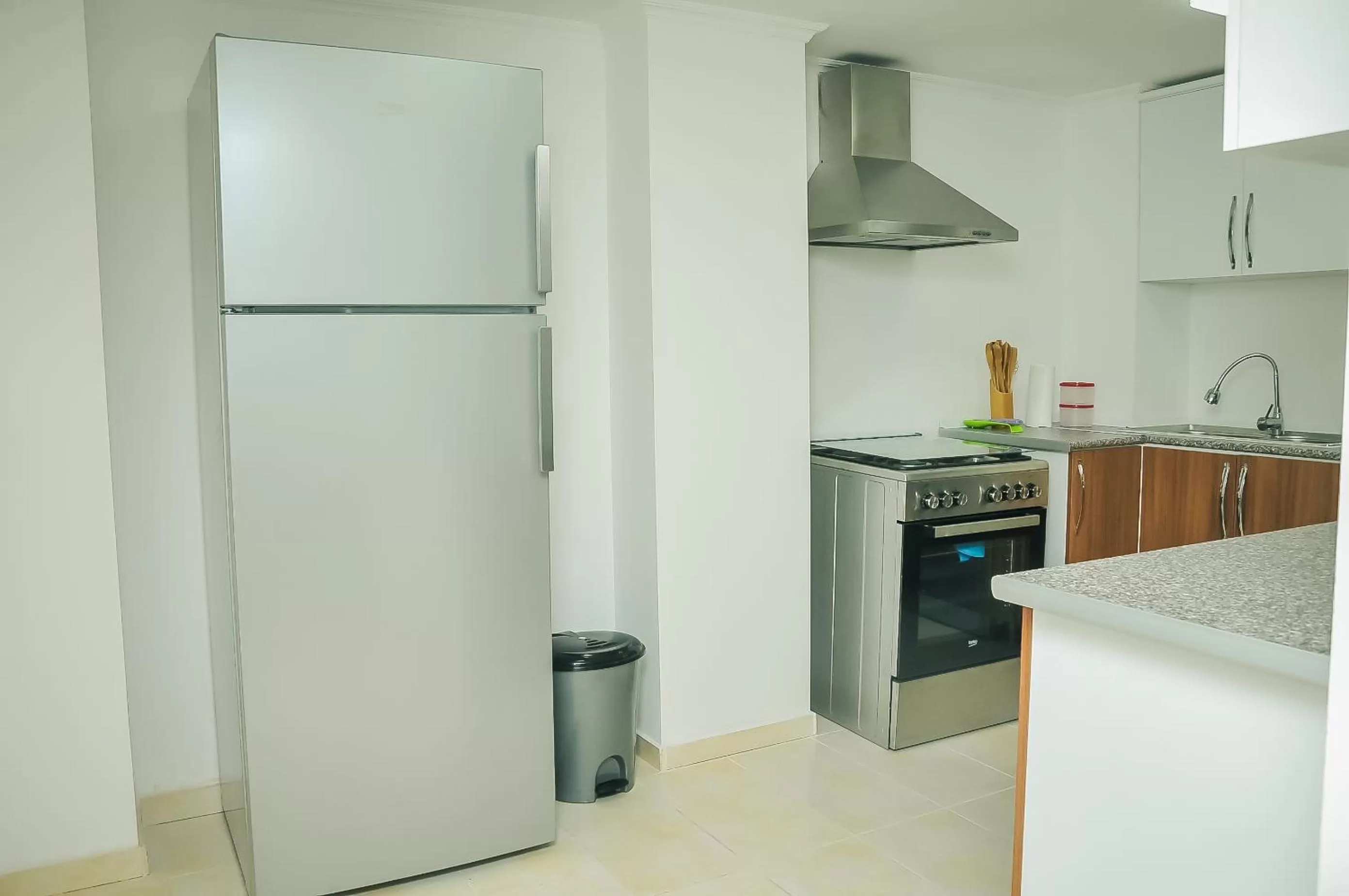 Restaurant/places to eat in Palm Hotel