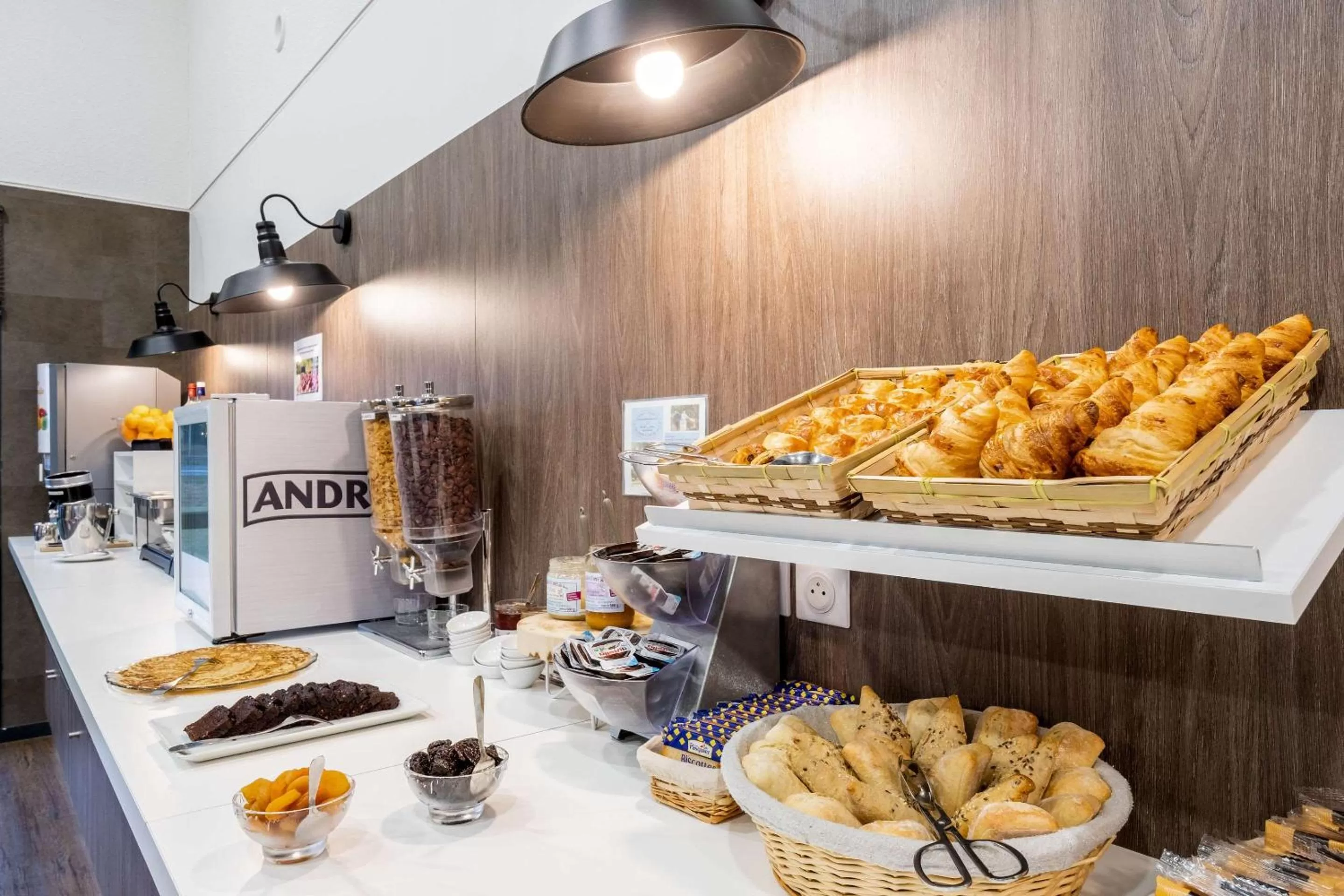 Restaurant/places to eat in Best Western Hôtel Agen Le Passage, Agen Sud