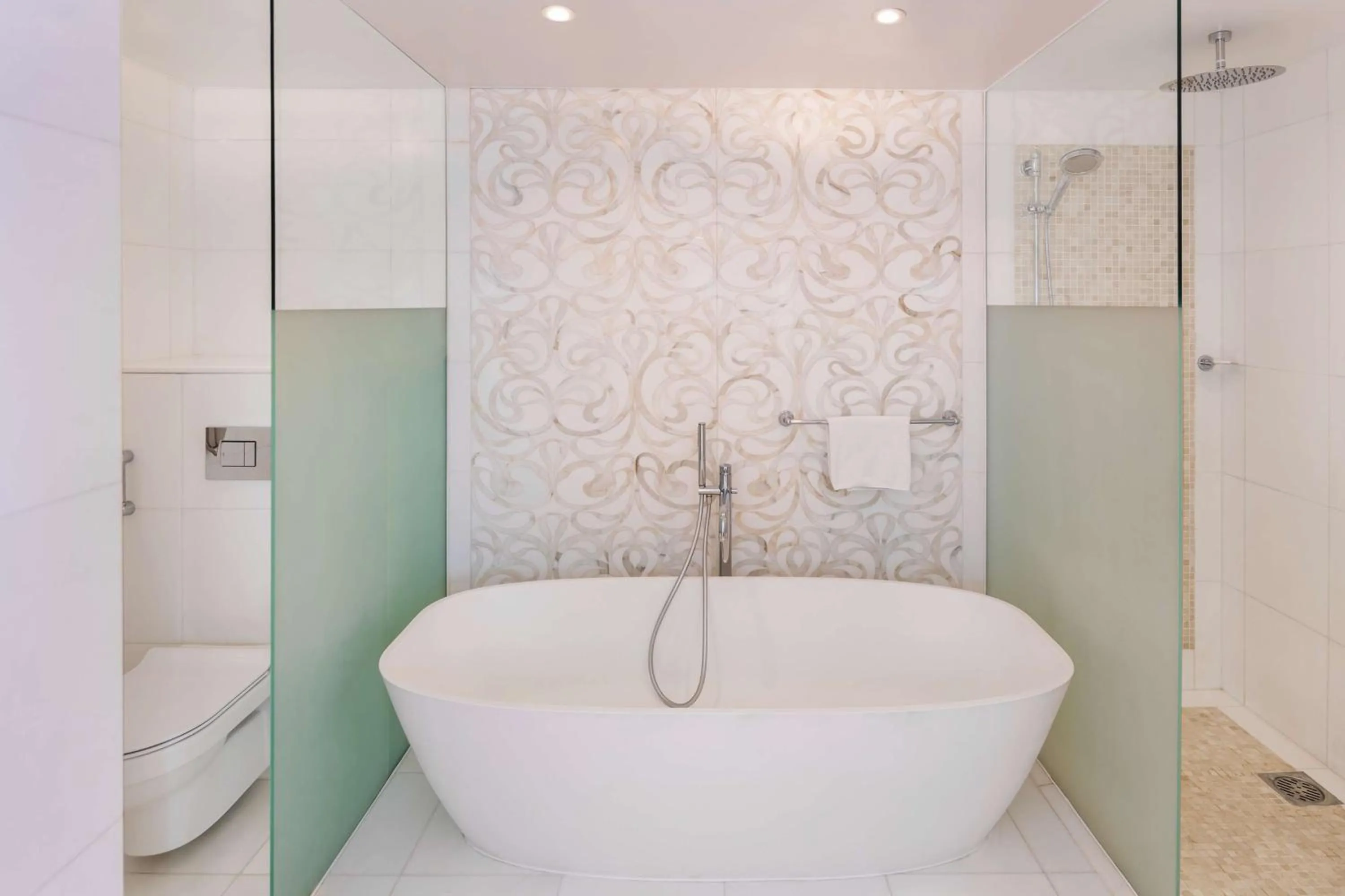 Bathroom in Radisson Blu Hotel, Dubai Deira Creek