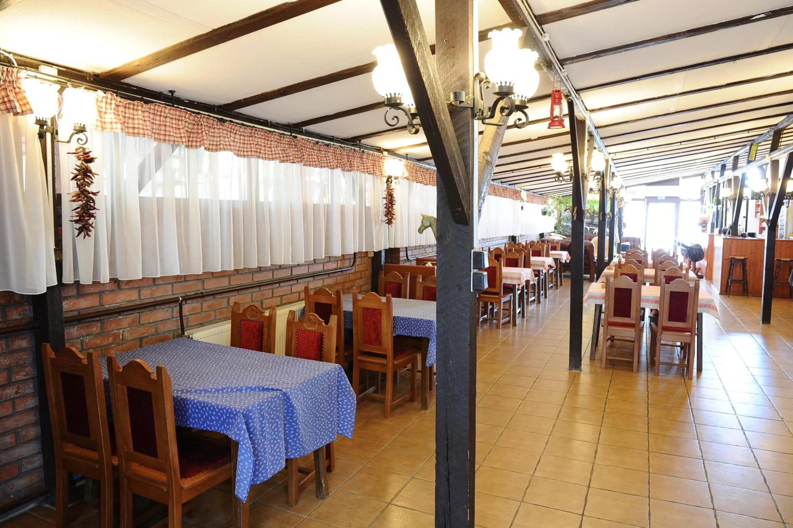 Restaurant/Places to Eat in Mátyus Udvarház Kengyel Fogadó Eger