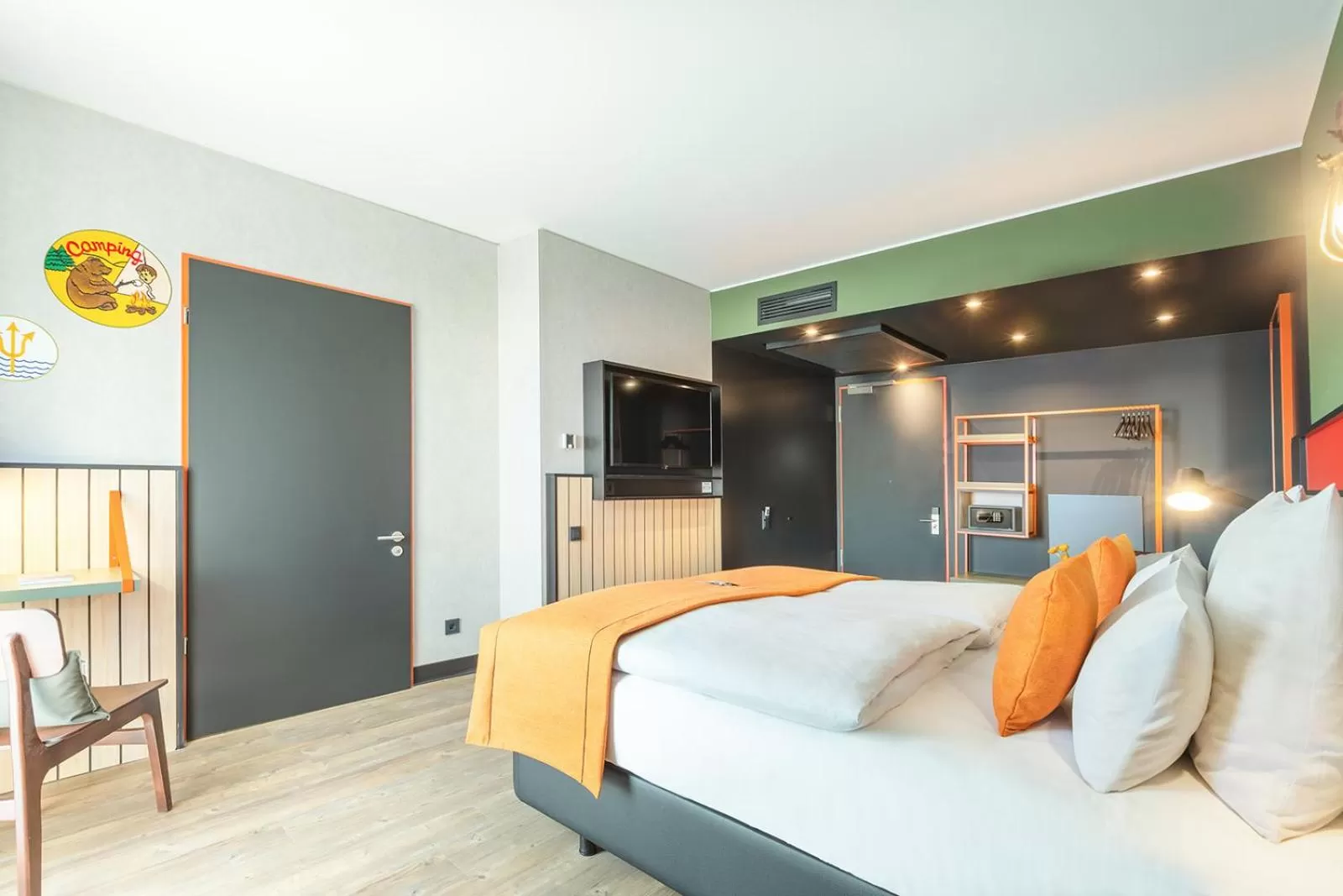 Photo of the whole room, Bed in Holiday Inn - the niu, Amity Potsdam by IHG