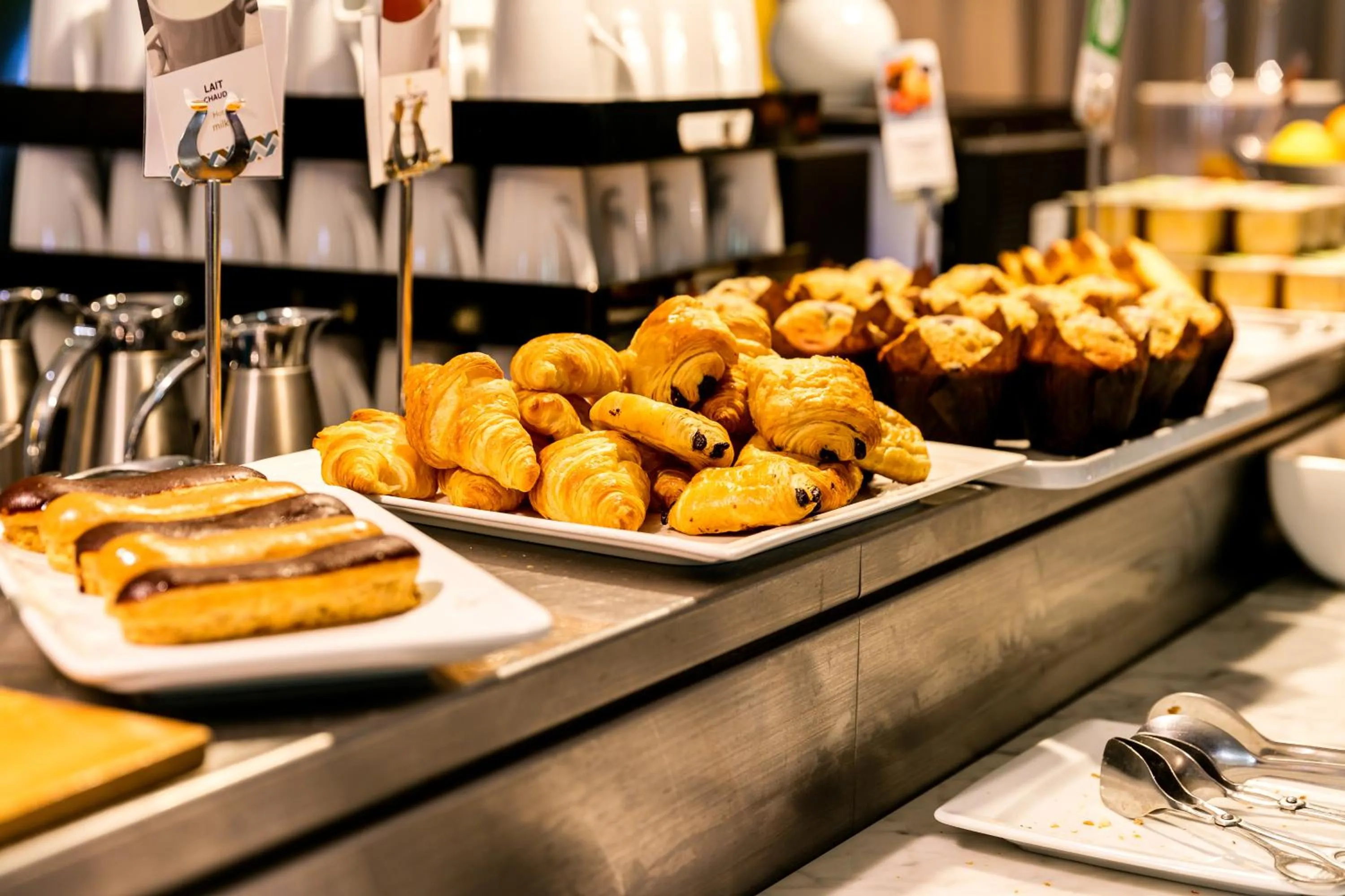 Restaurant/places to eat in Mercure Paris Massy Gare TGV