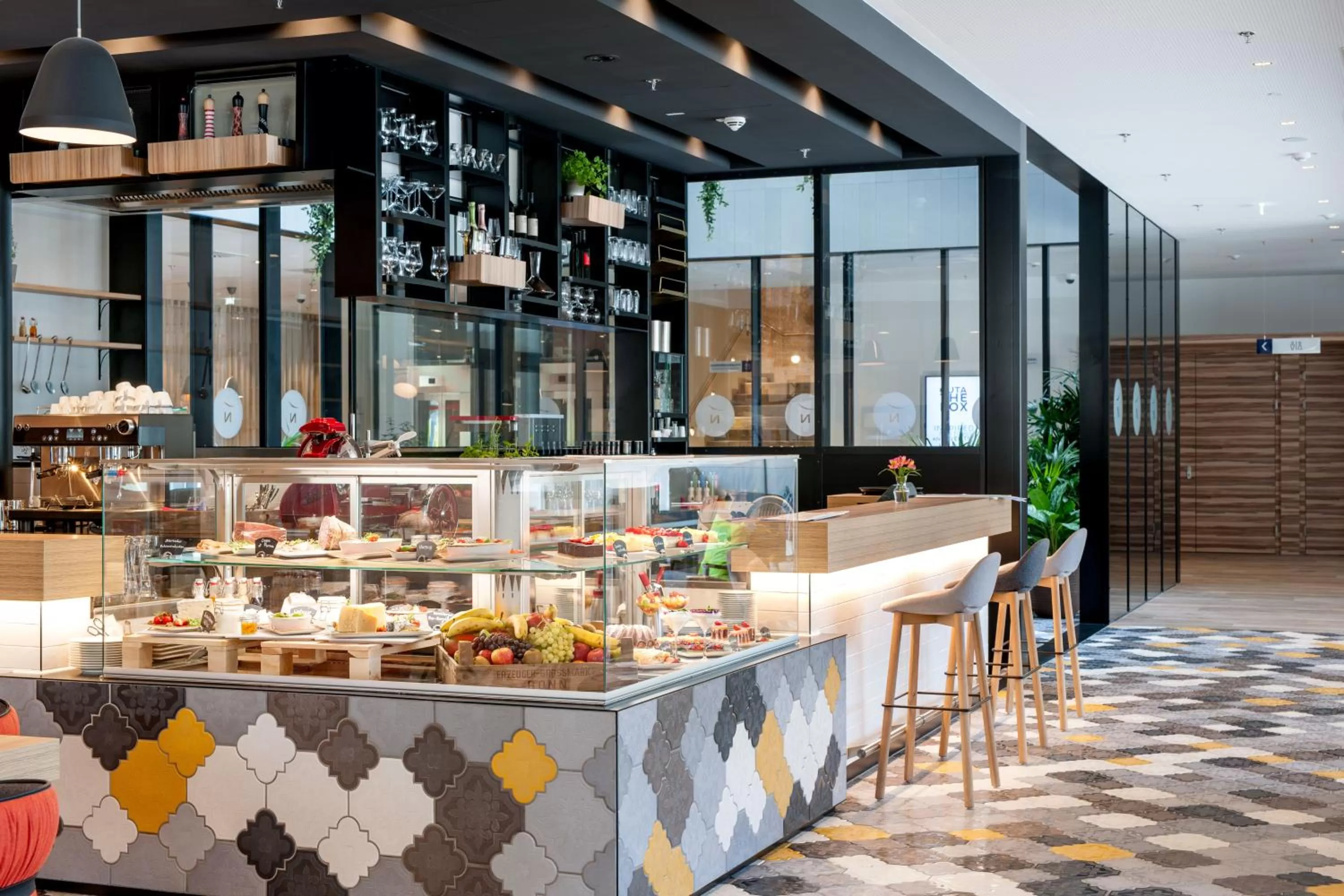 Lounge or bar in Novotel Wien Hauptbahnhof