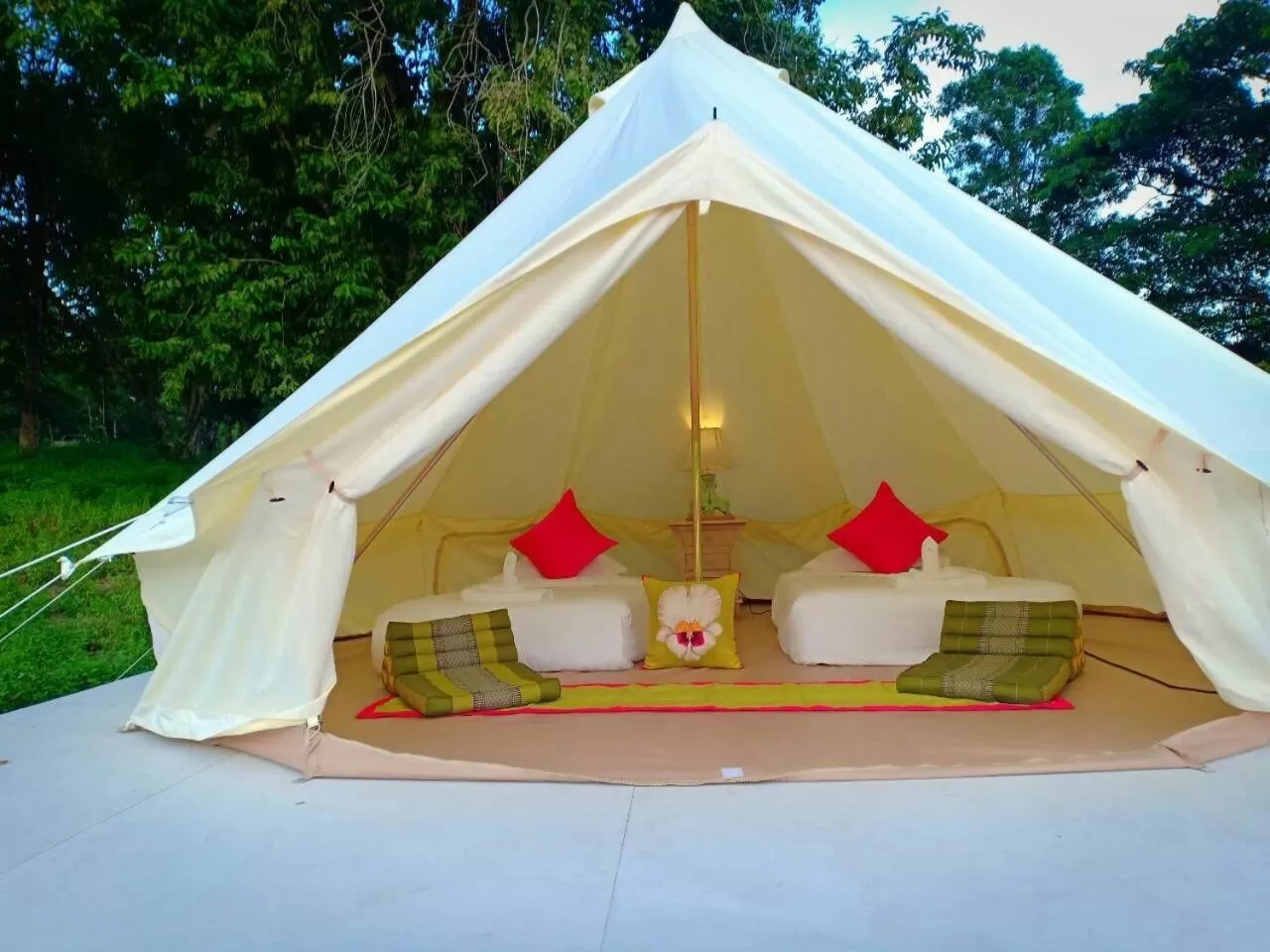 Bed in Doi Inthanon Riverside resort