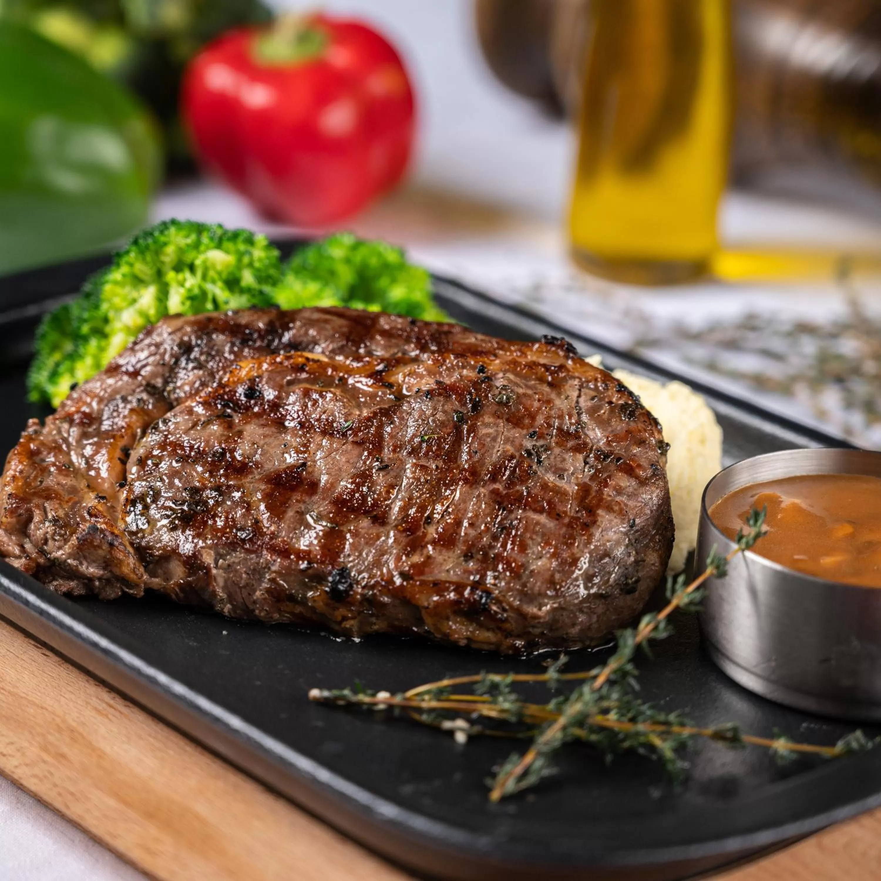 Restaurant/places to eat in Crowne Plaza Dubai Deira by IHG