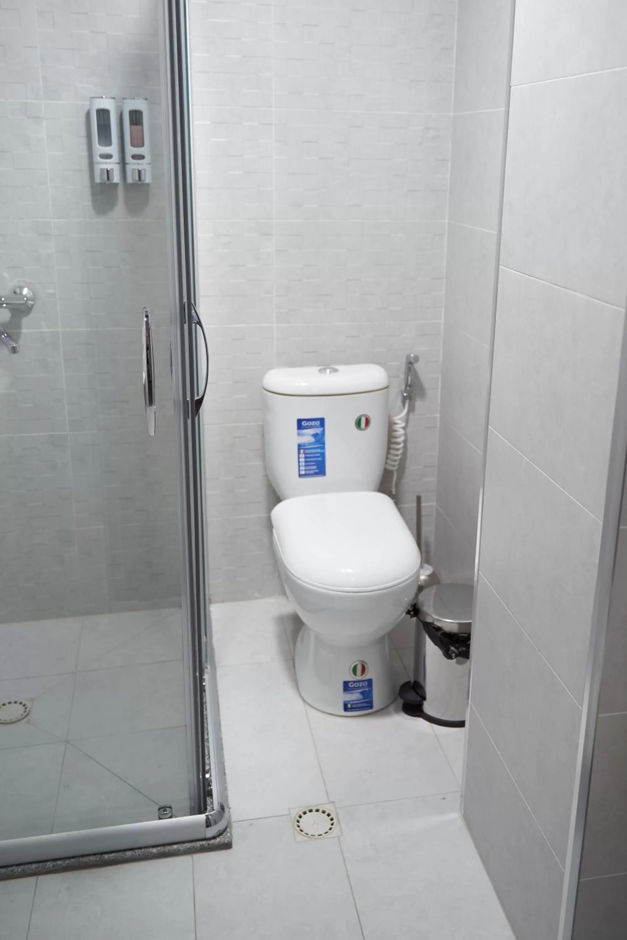 Shower in Vatan Plaza