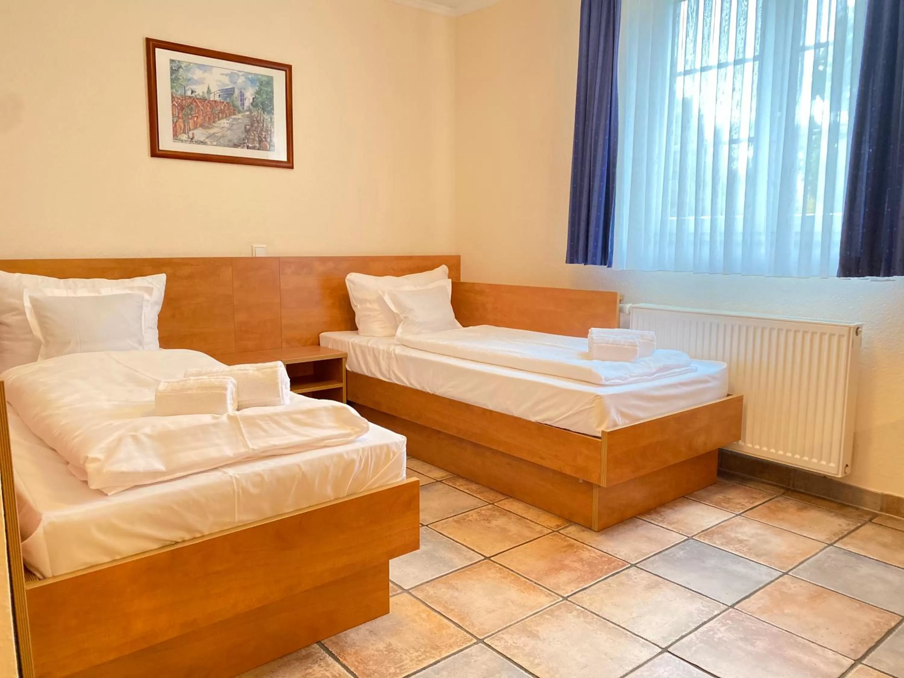 Bed in Vintage Hotel Köln Pulheim - Kostenlose Parkplätze