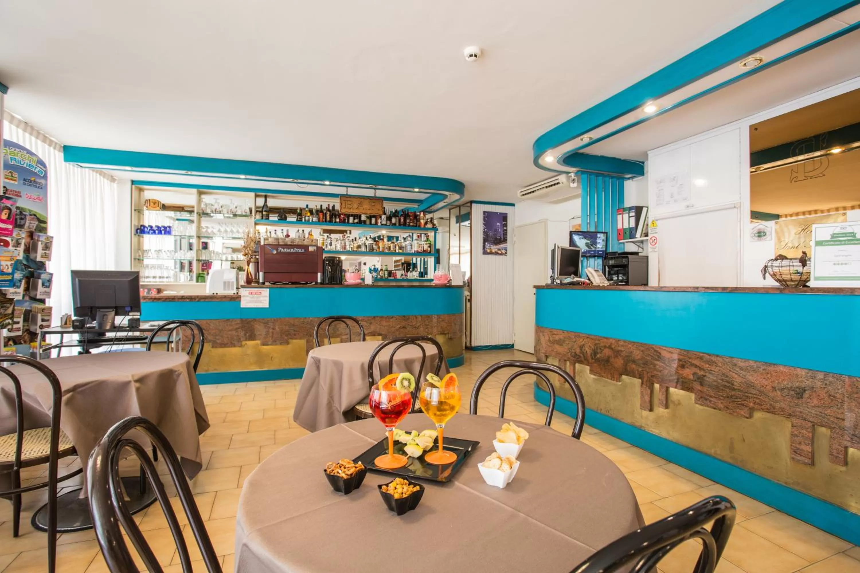 Communal lounge/ TV room in Hotel Sant'Angelo