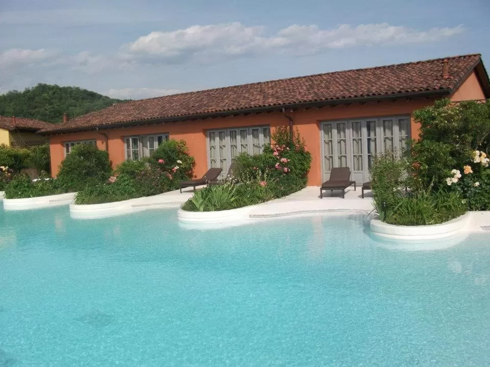 Property building in Joia Hotel & Luxury Apartments RTA