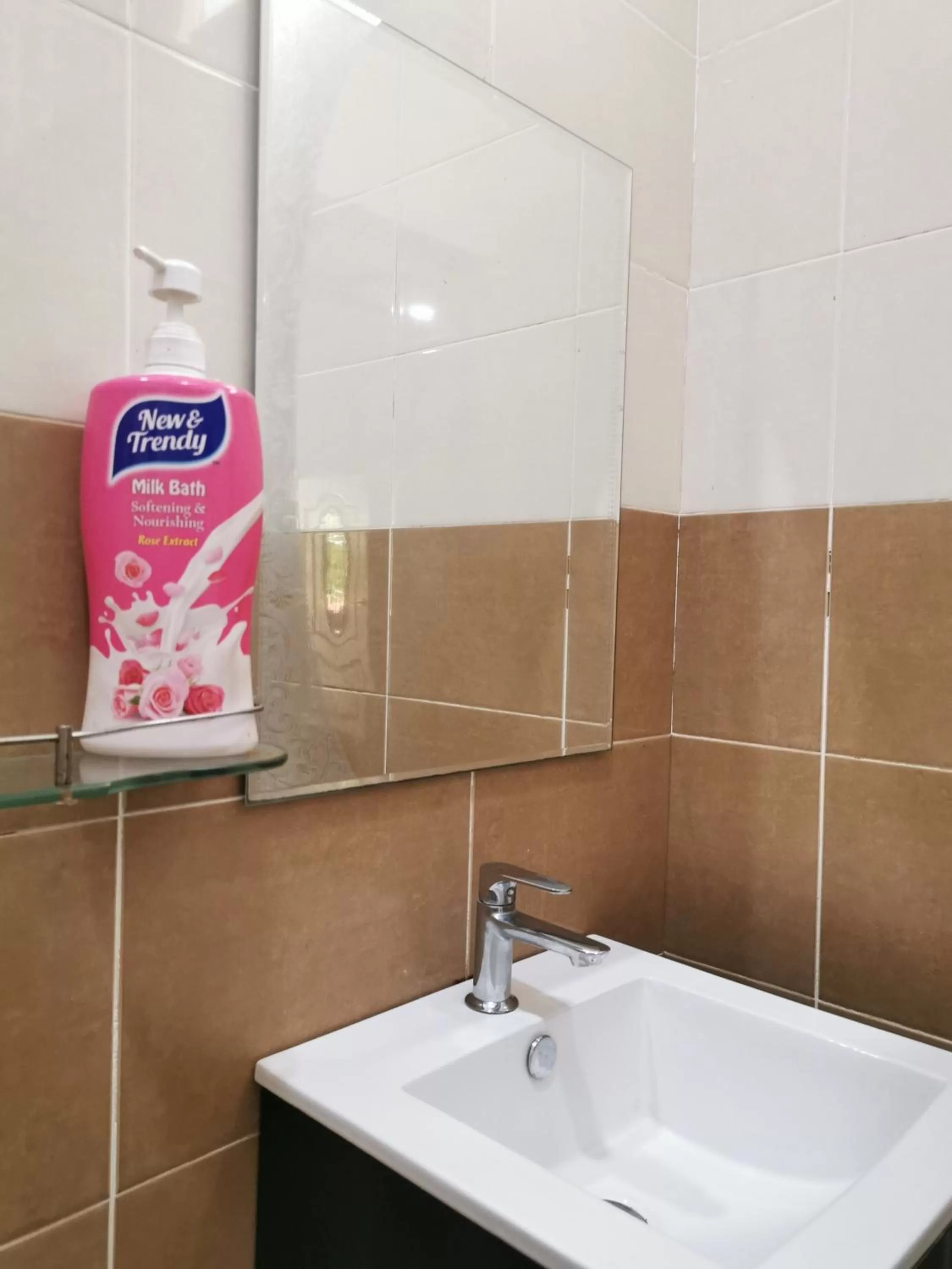 Bathroom in Cenang Room Rahsia Motel