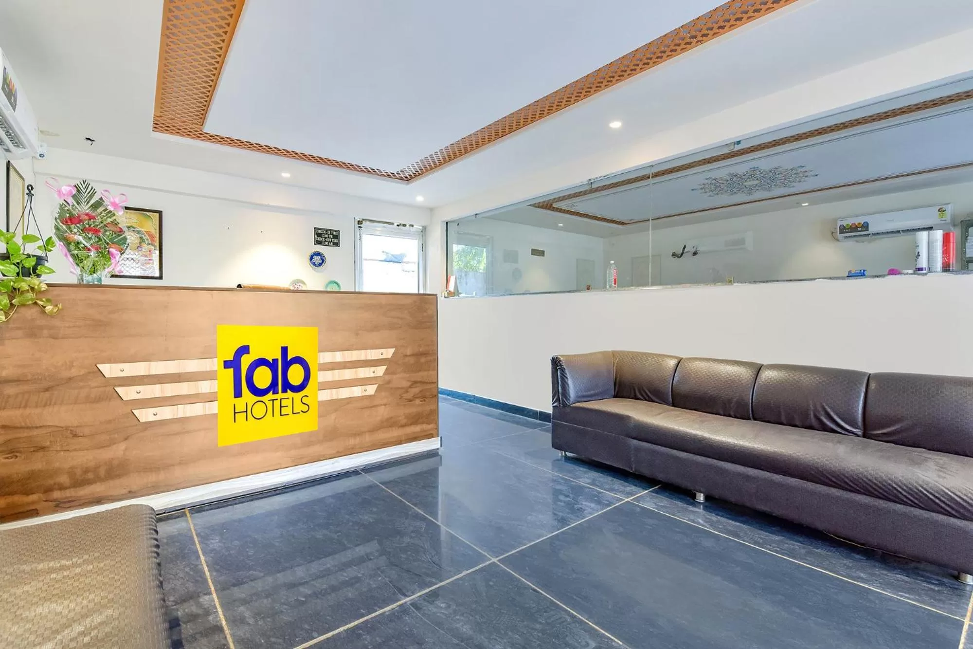 Lobby or reception in FabHotel JBS Heritage