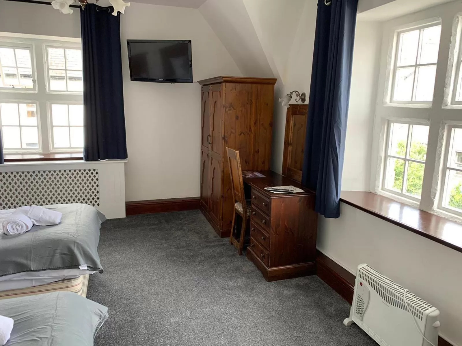 Standard Twin Room in The Bull Hotel