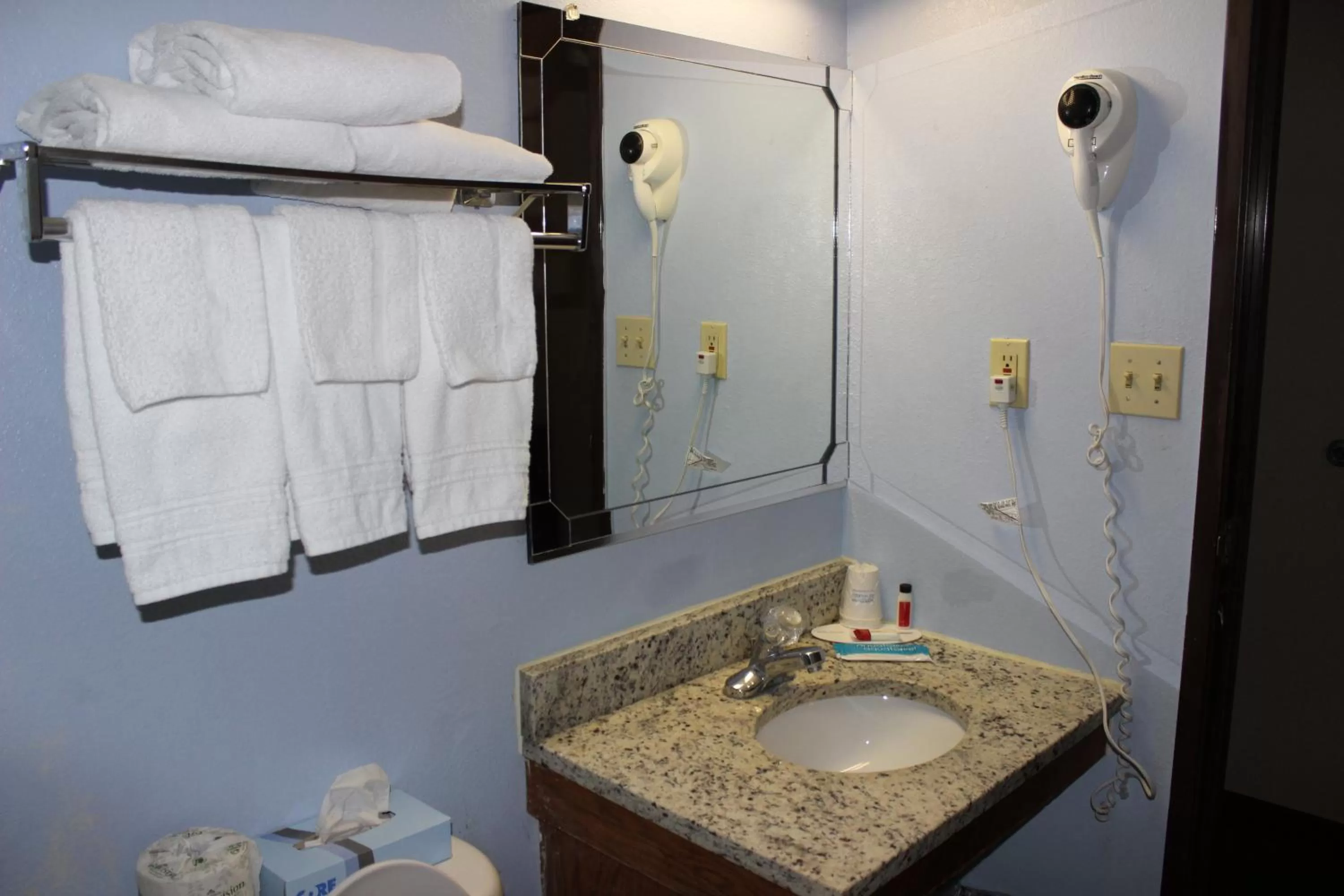 Super 8 by Wyndham East Stroudsburg - Poconos