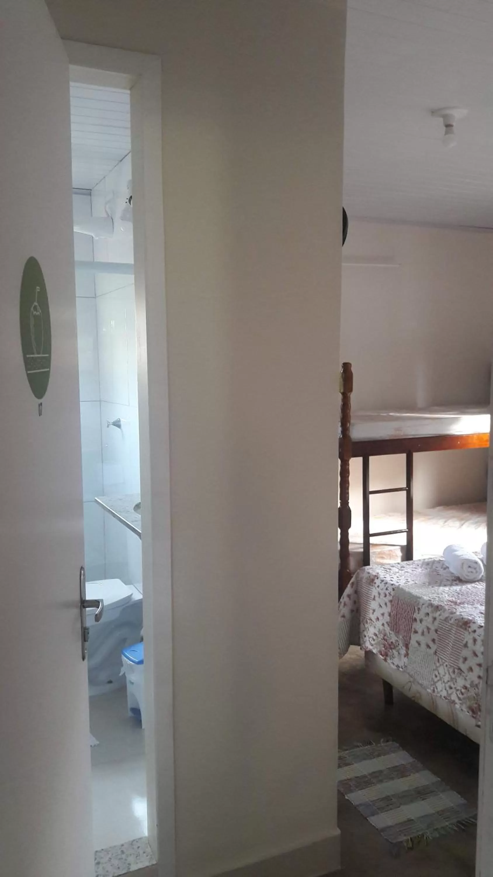 Bathroom, Bed in A Casa Morro do Moreno