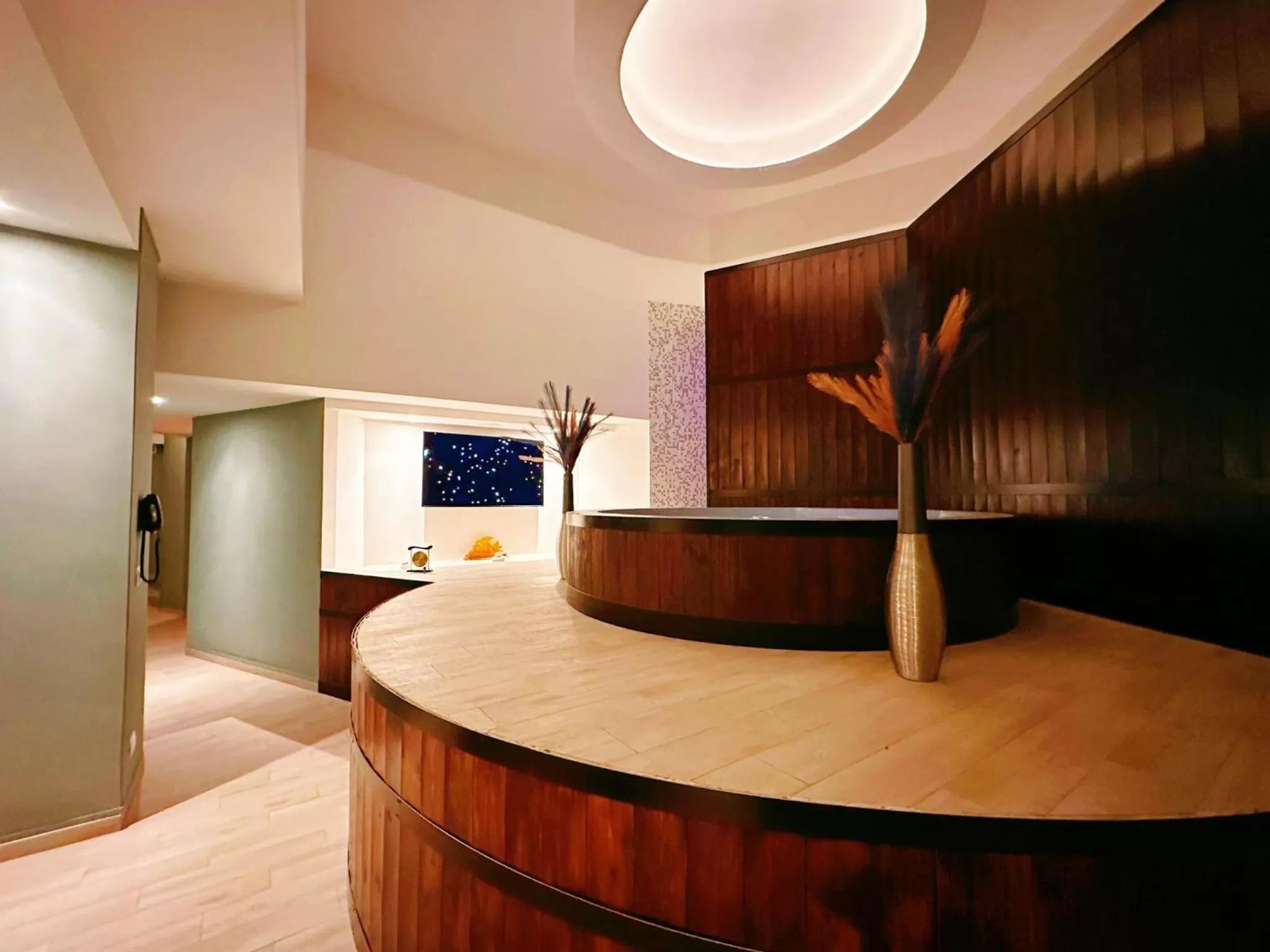 Spa and wellness centre/facilities, Bed in The Hive Hotel