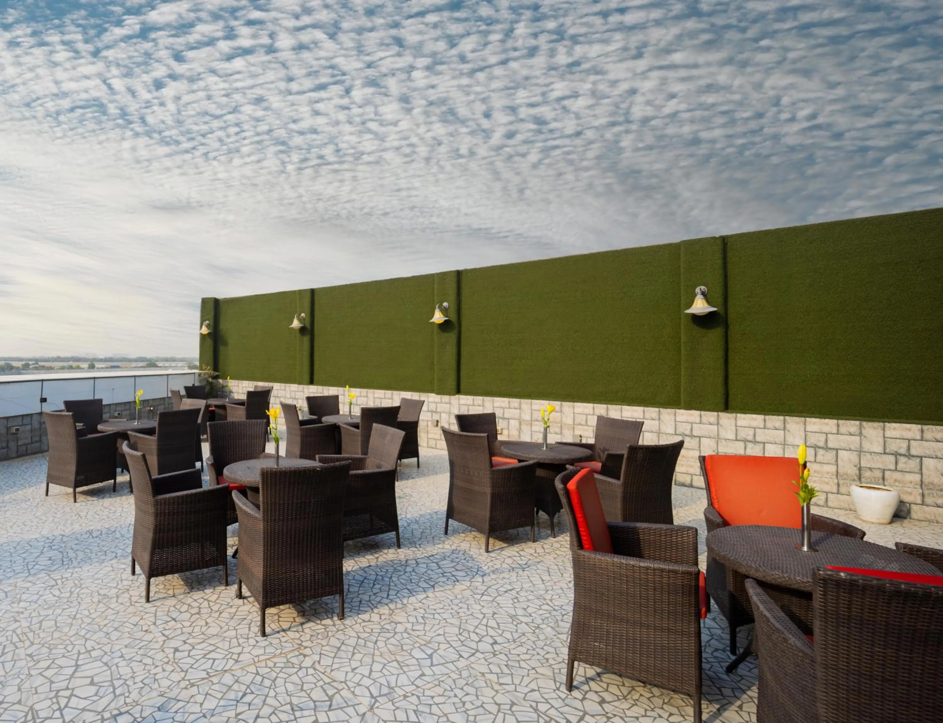 Restaurant/places to eat in Hotel Shanti Palace Mahipalpur