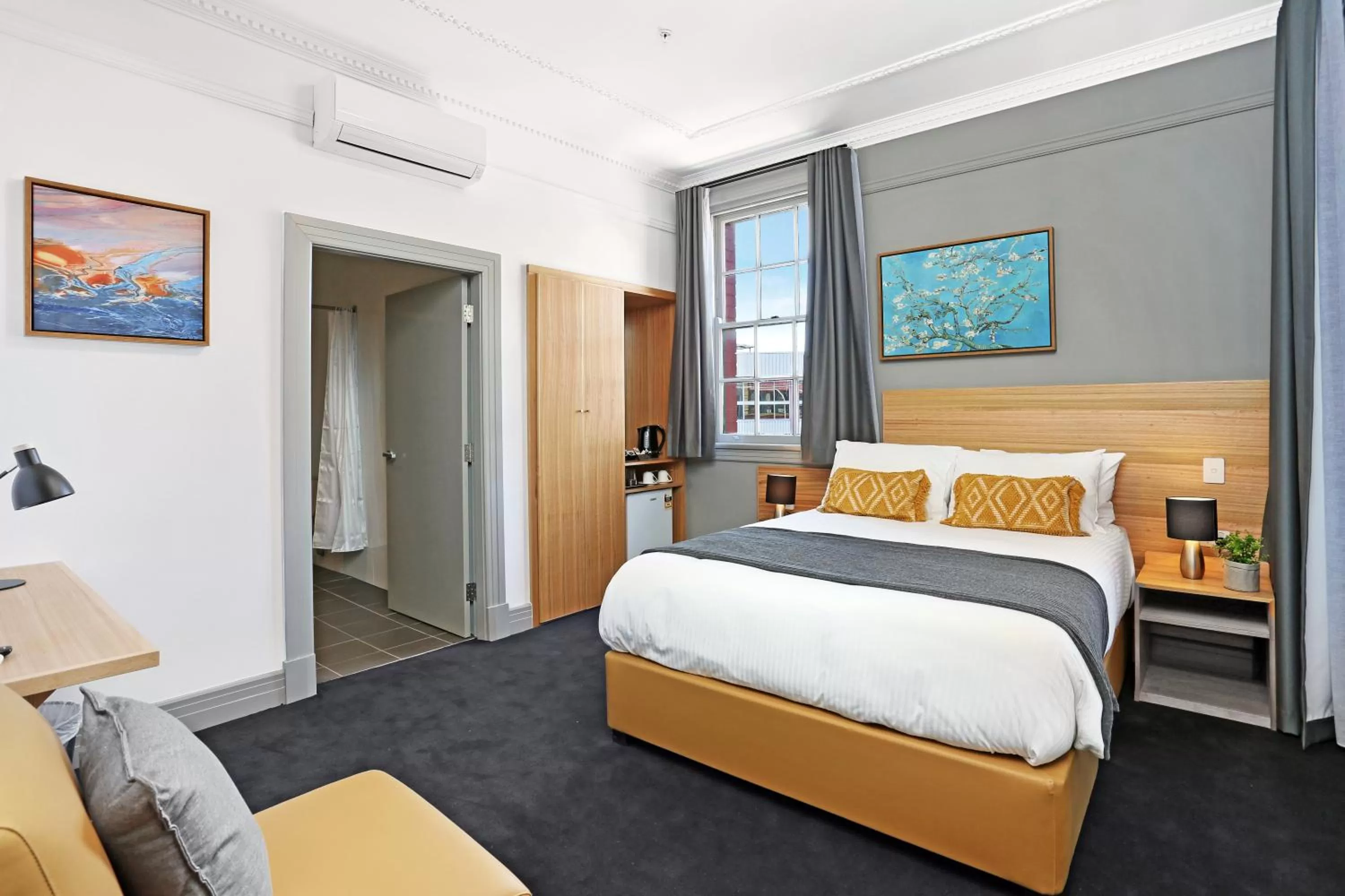 Bed in Meridian Hotel Hurstville