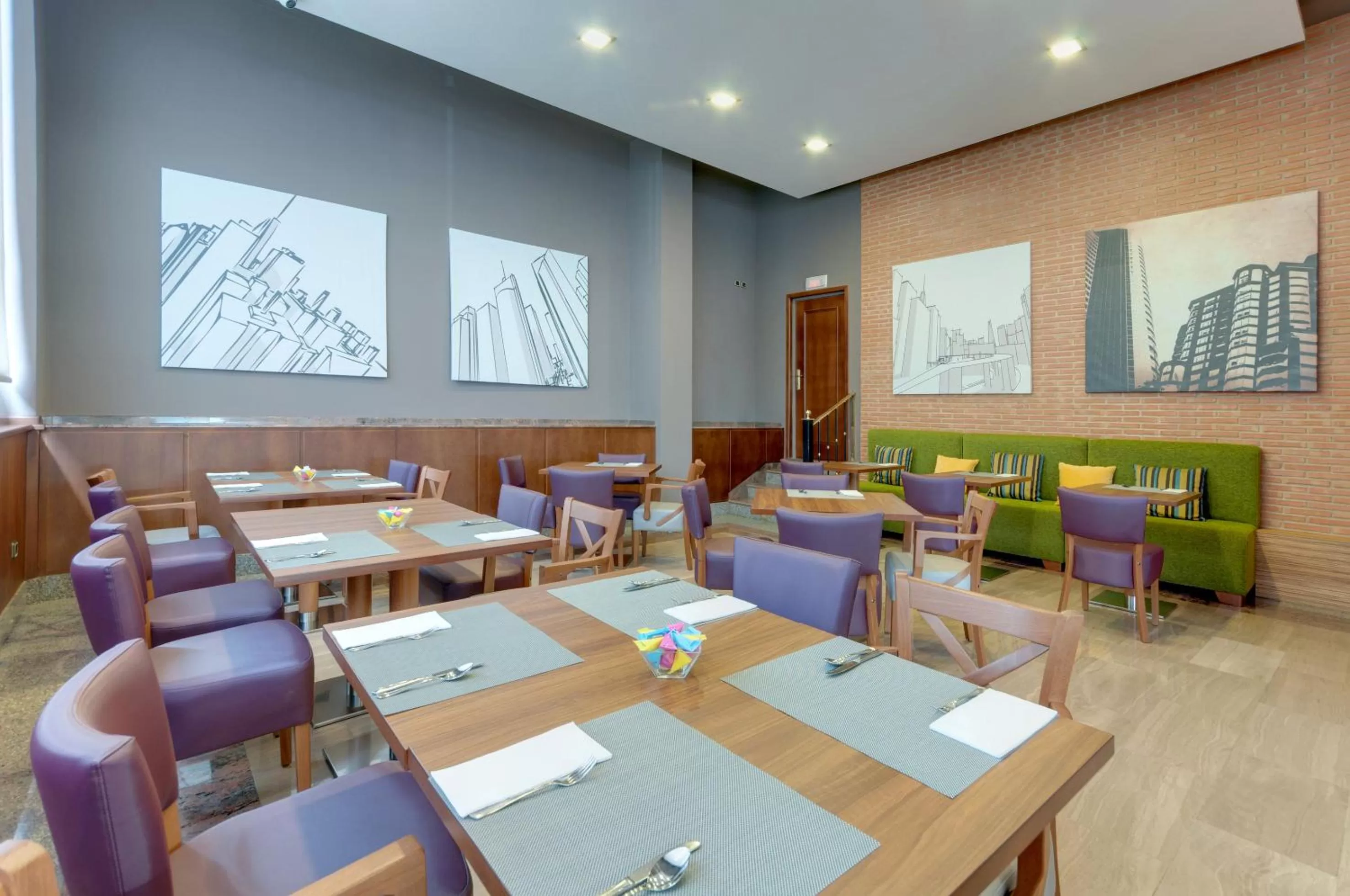 Restaurant/places to eat in Hotel Vigo Los Galeones Affiliated by Meliá