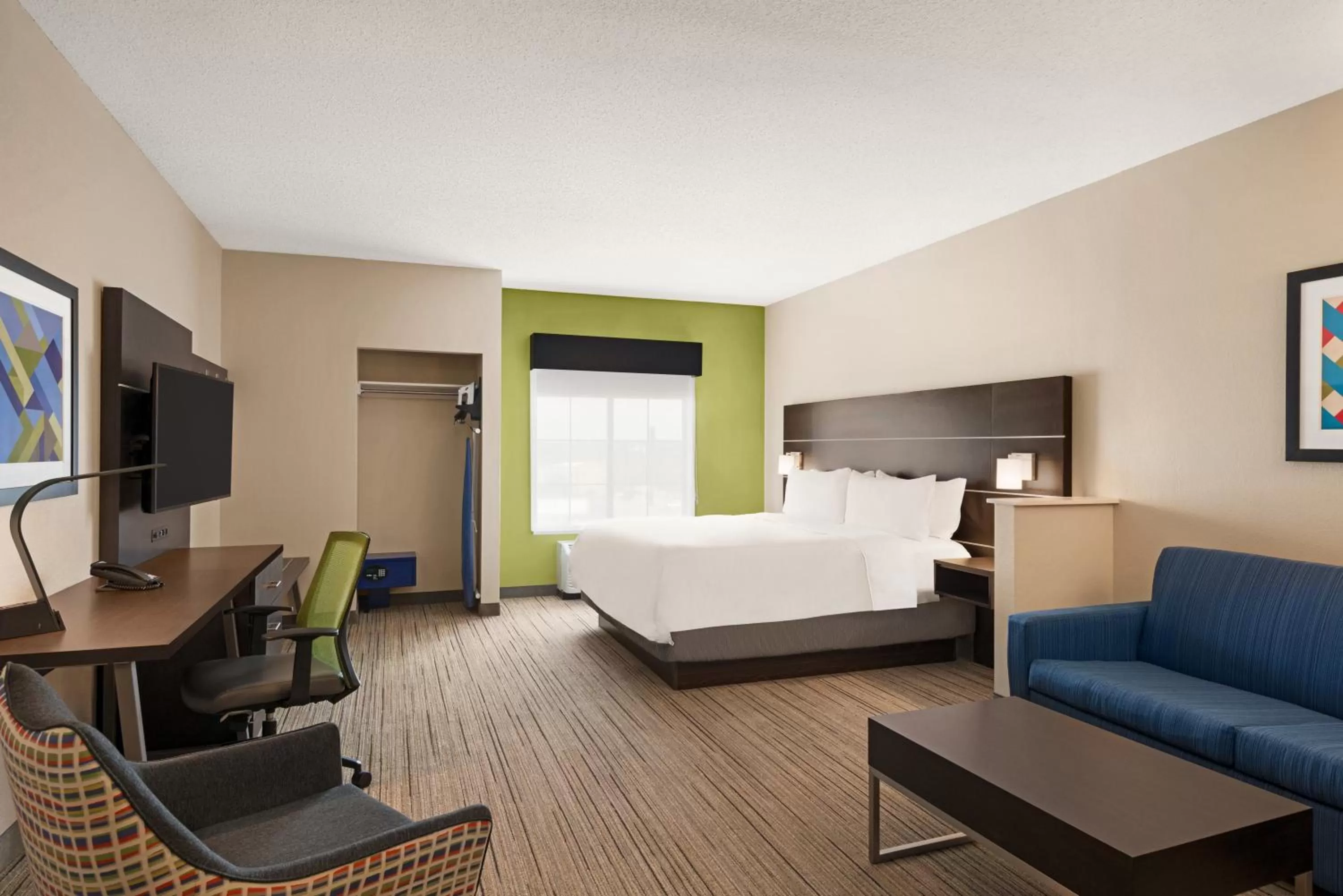 Photo of the whole room, Bed in Holiday Inn Express Hotel & Suites McAlester by IHG