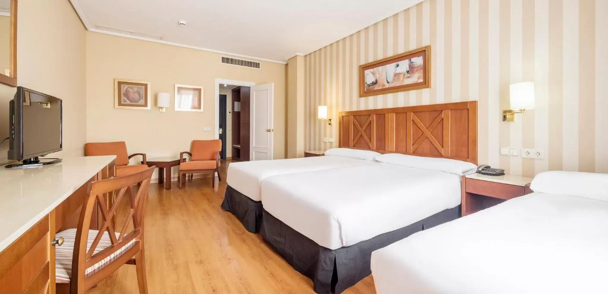 Family Room (3 Adults) in Ilunion Alcora Sevilla Family Room (3 Adults) in Ilunion Alcora Sevilla