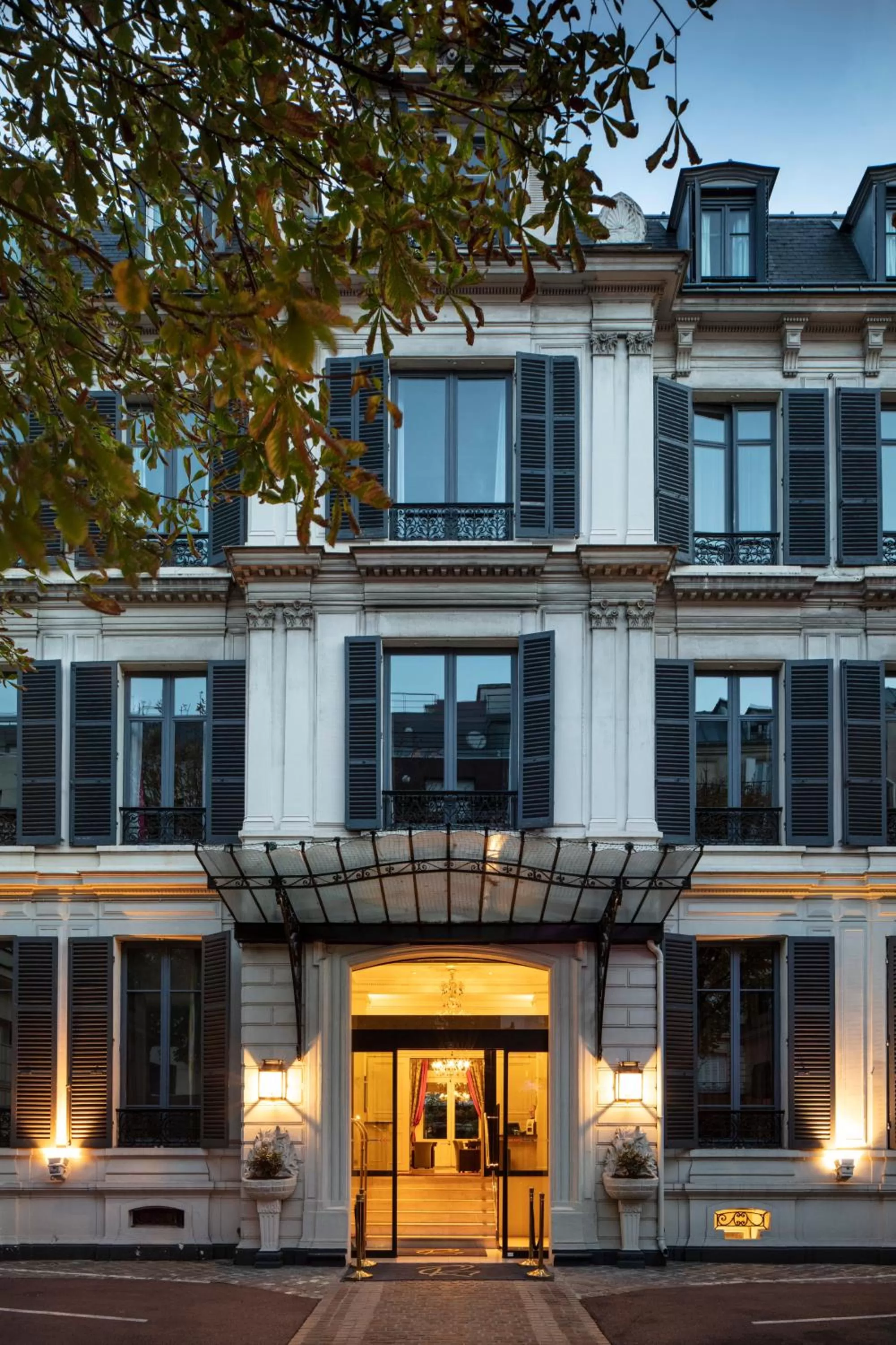 Facade/entrance in Hôtel Regent's Garden - Astotel