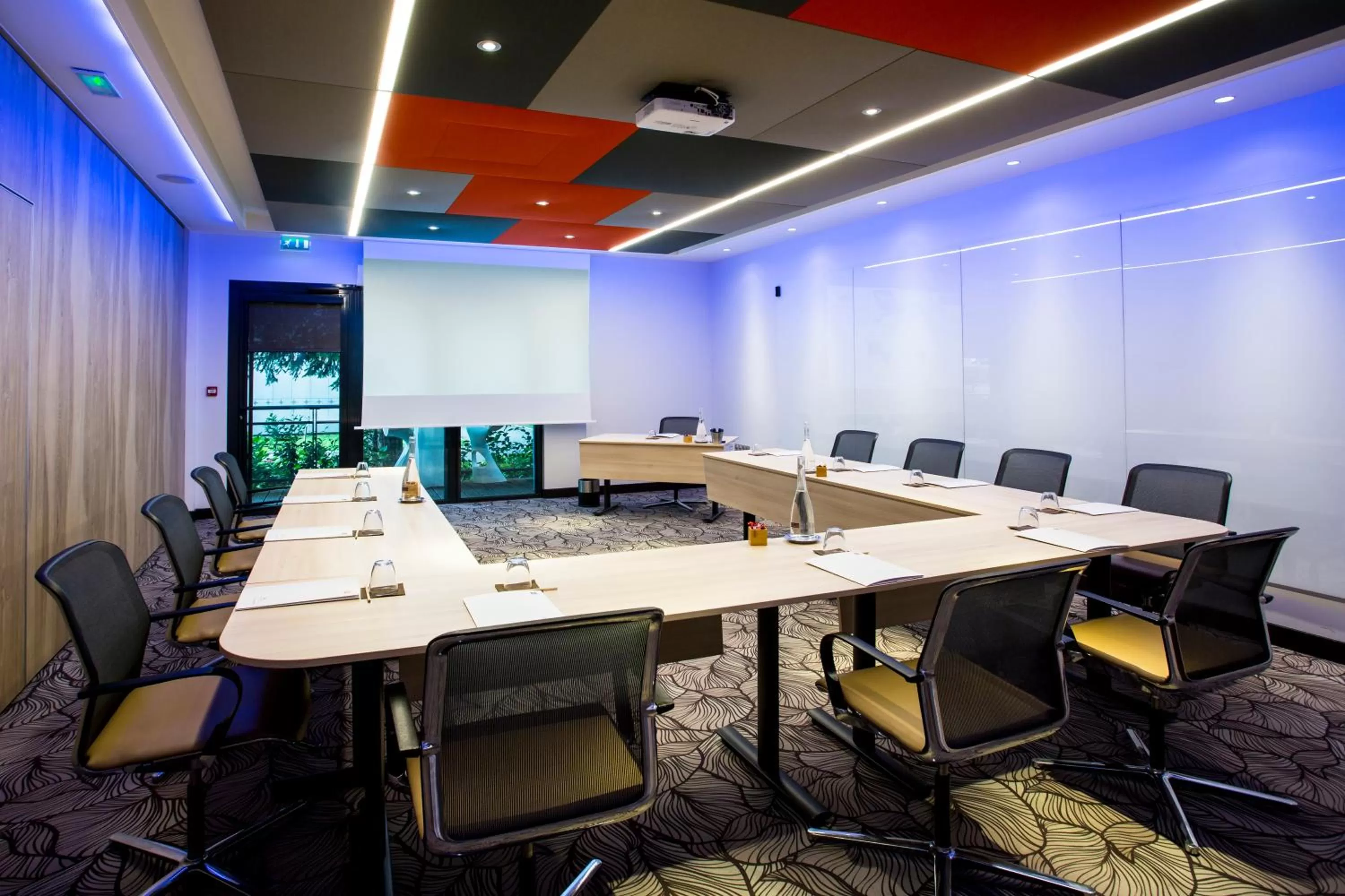 Meeting/conference room in Château Belmont Tours by The Crest Collection