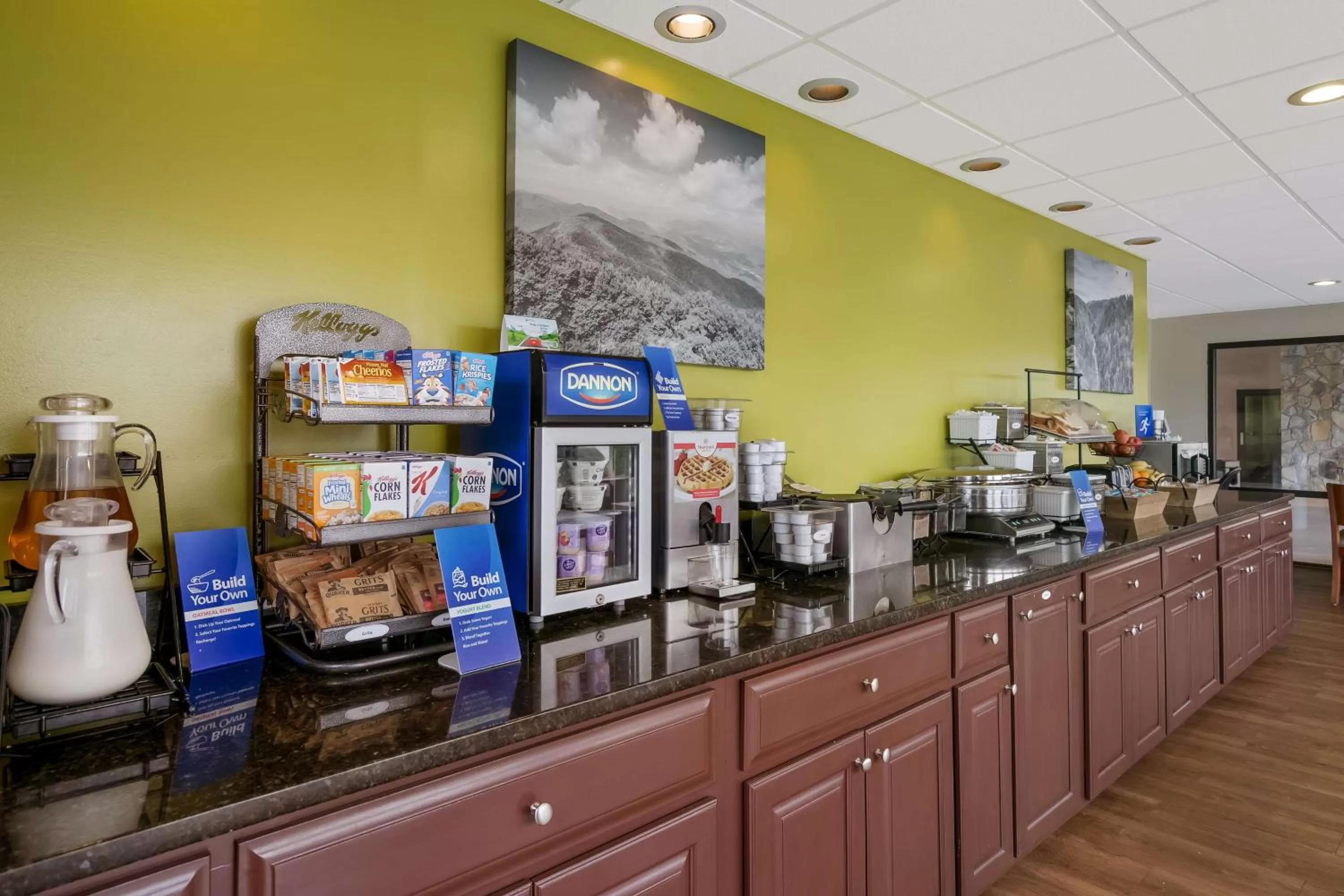 Breakfast in Best Western Milton Inn