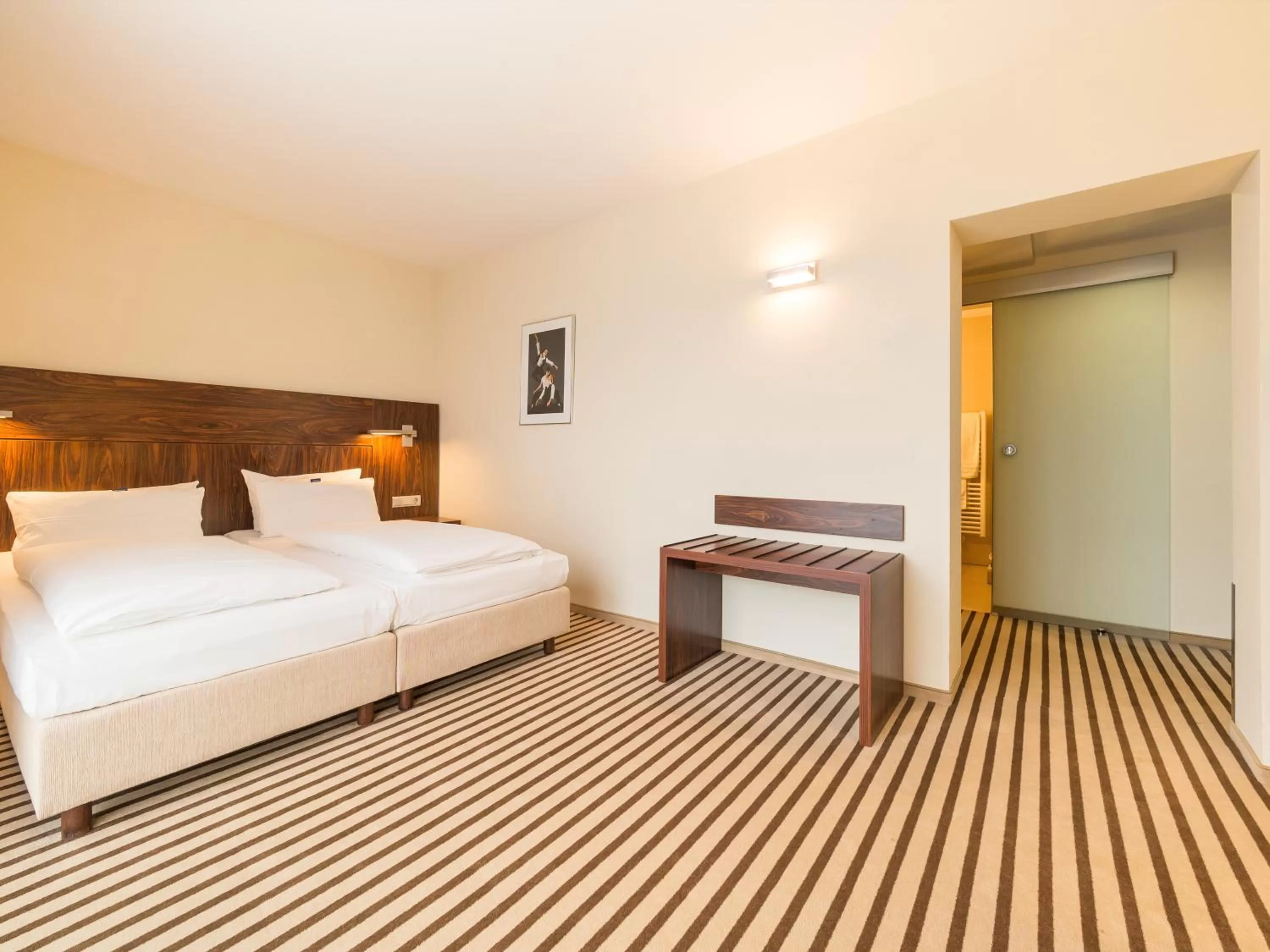 Photo of the whole room, Bed in Hotel an der Oper