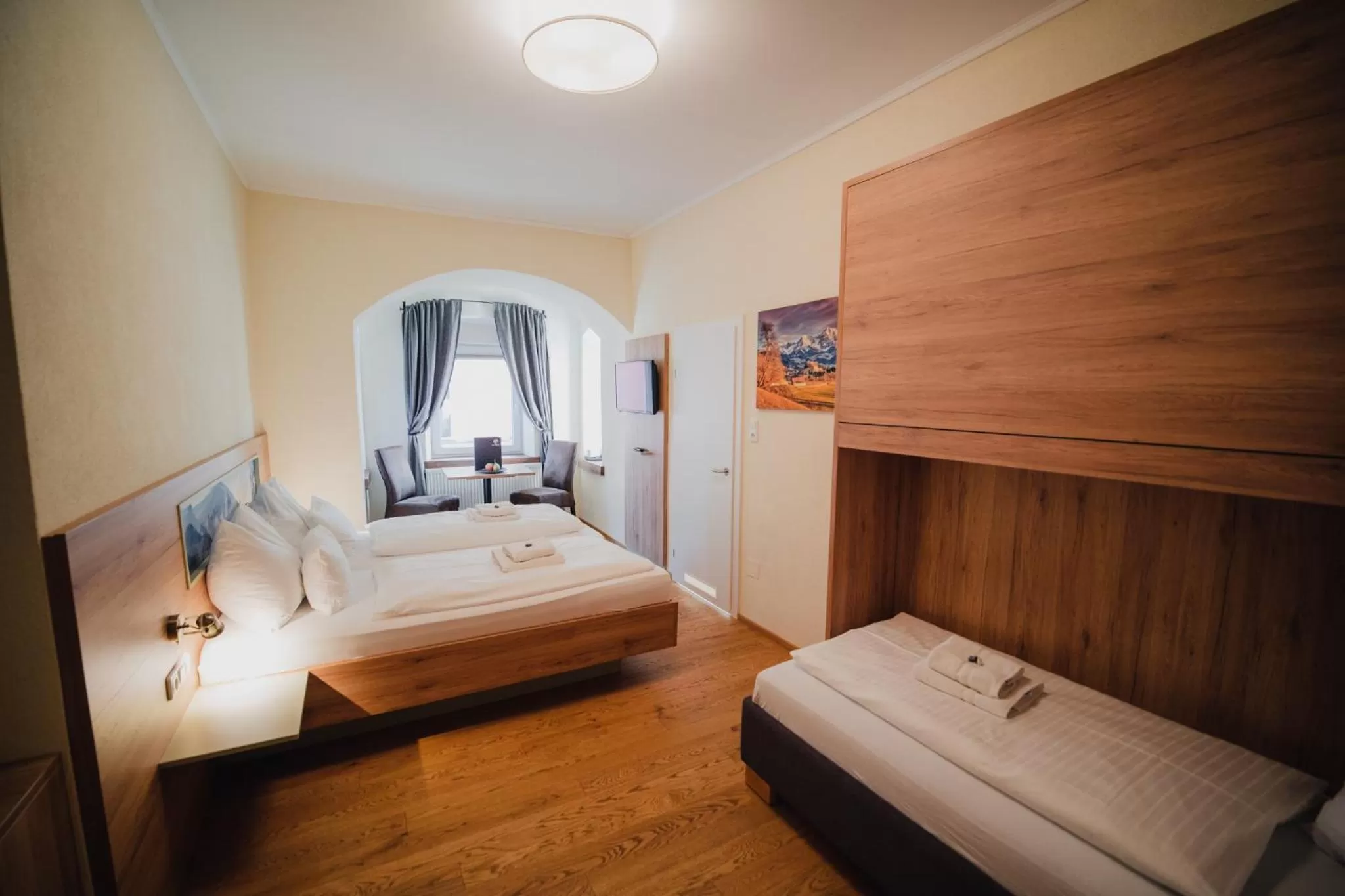 Bed in Hotel Restaurant DAS RÖSSL