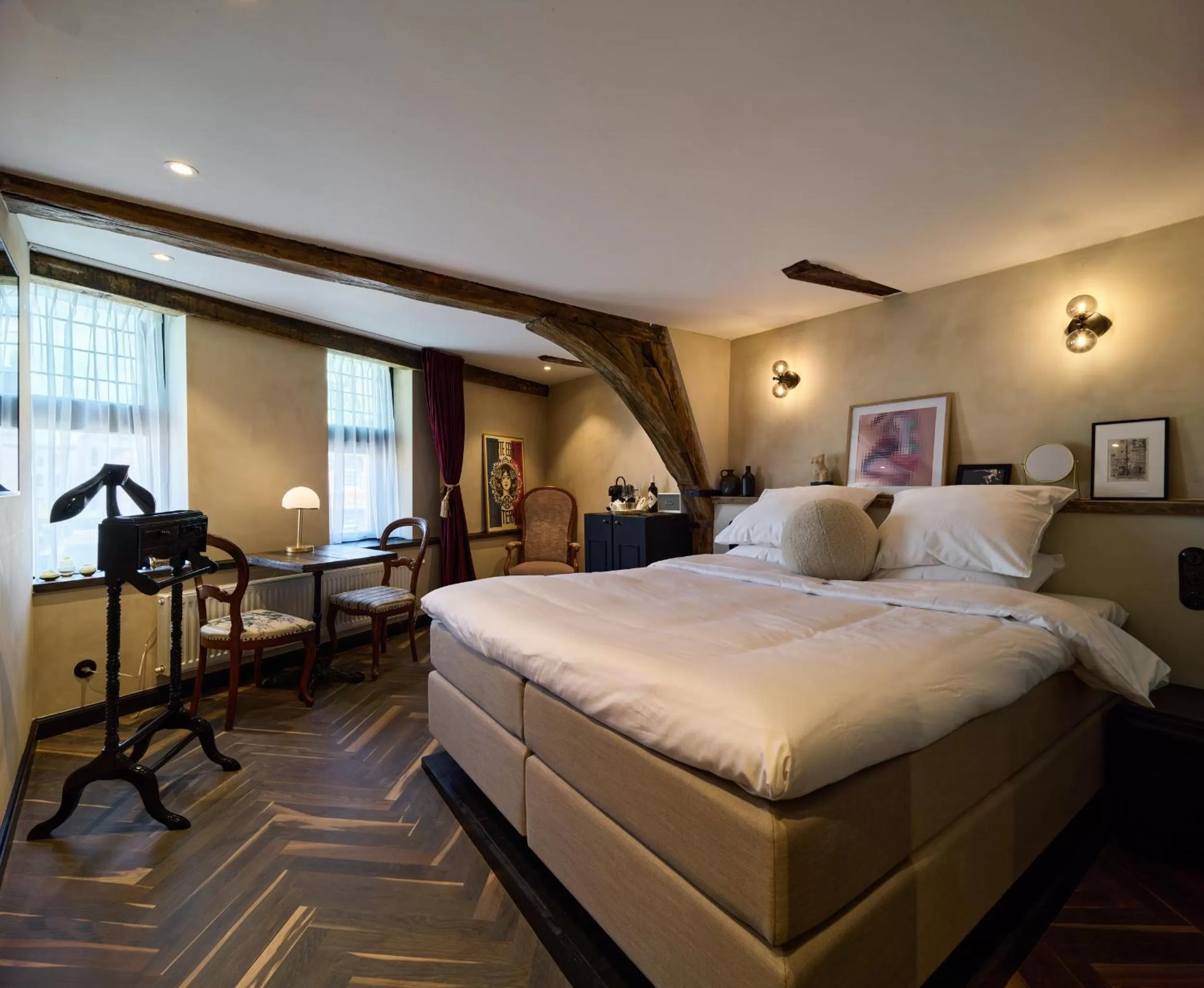 Photo of the whole room, Bed in Boutique Hotel & Restaurant Frenchie