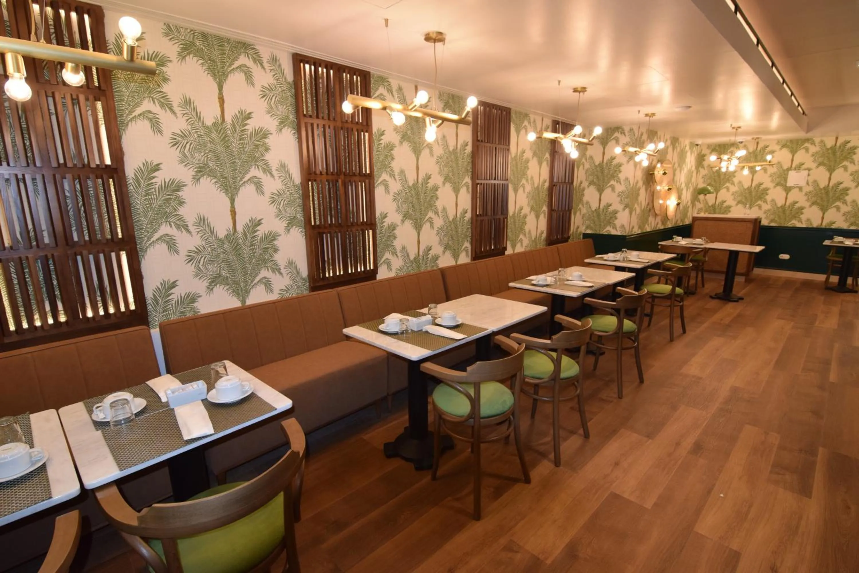 Breakfast in Hotel Florescente