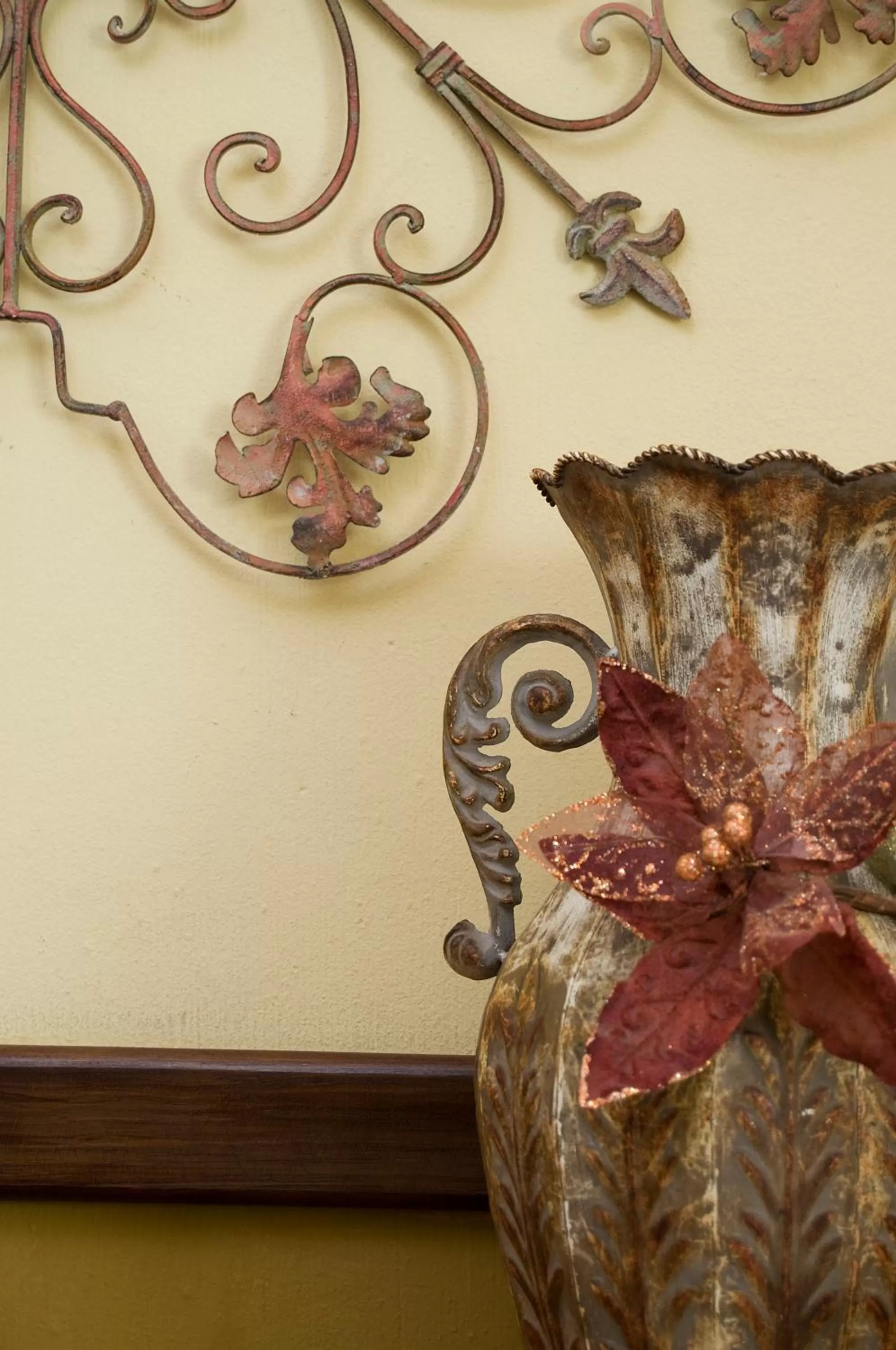 Decorative detail in Hostal Villa Toscana