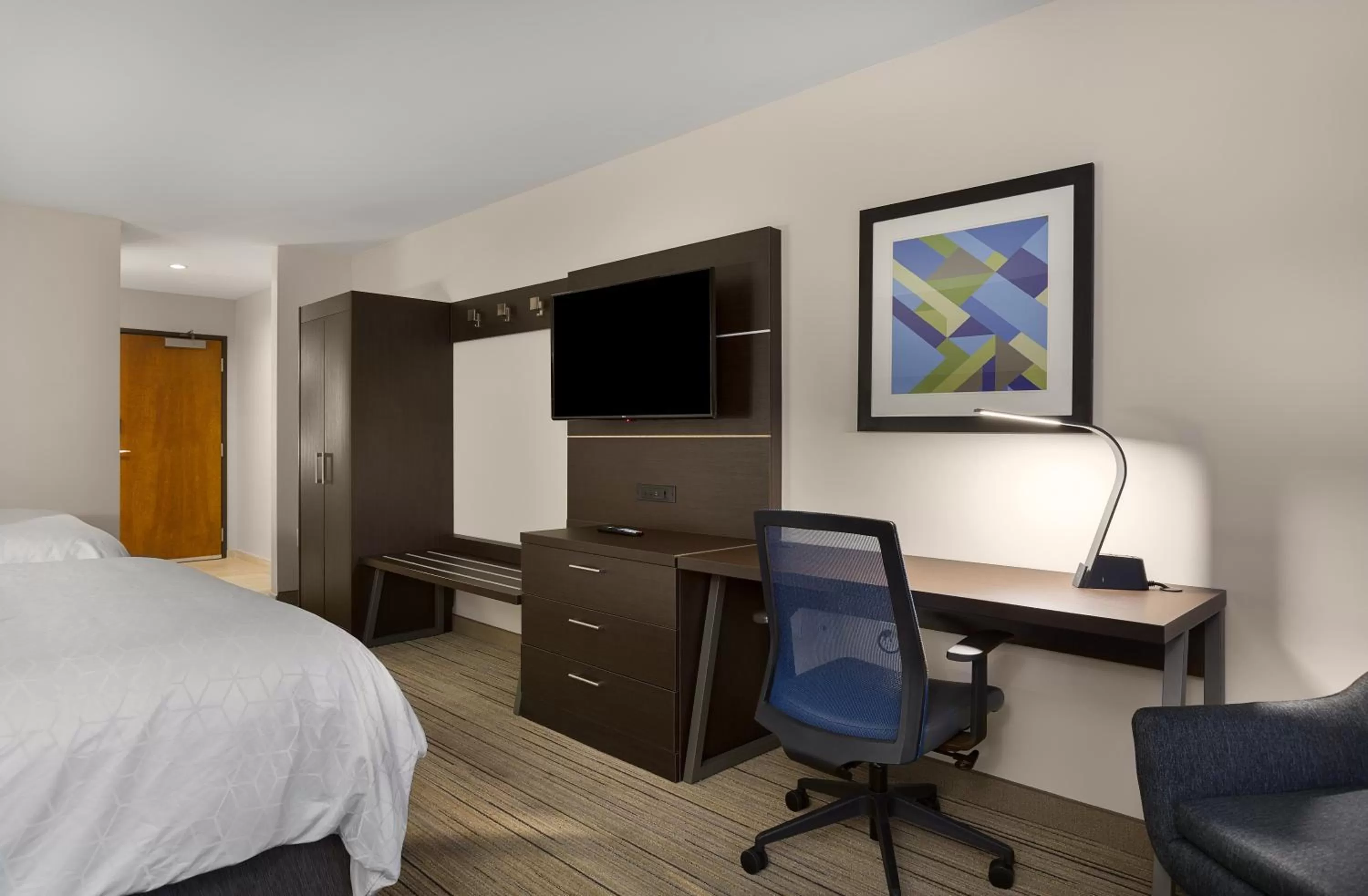 TV and multimedia in Holiday Inn Express - Lake Park by IHG