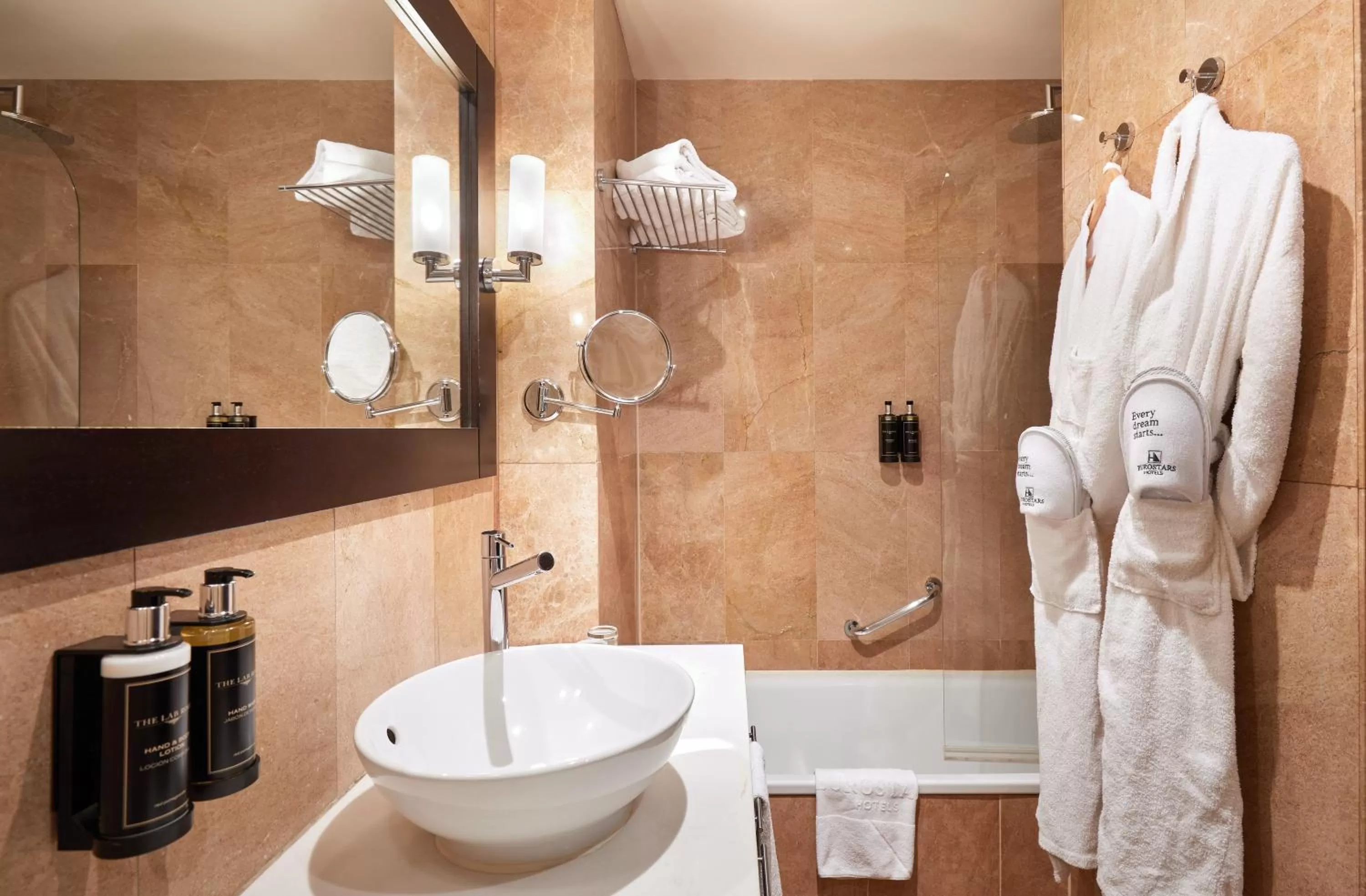 Bathroom in Eurostars Monumental