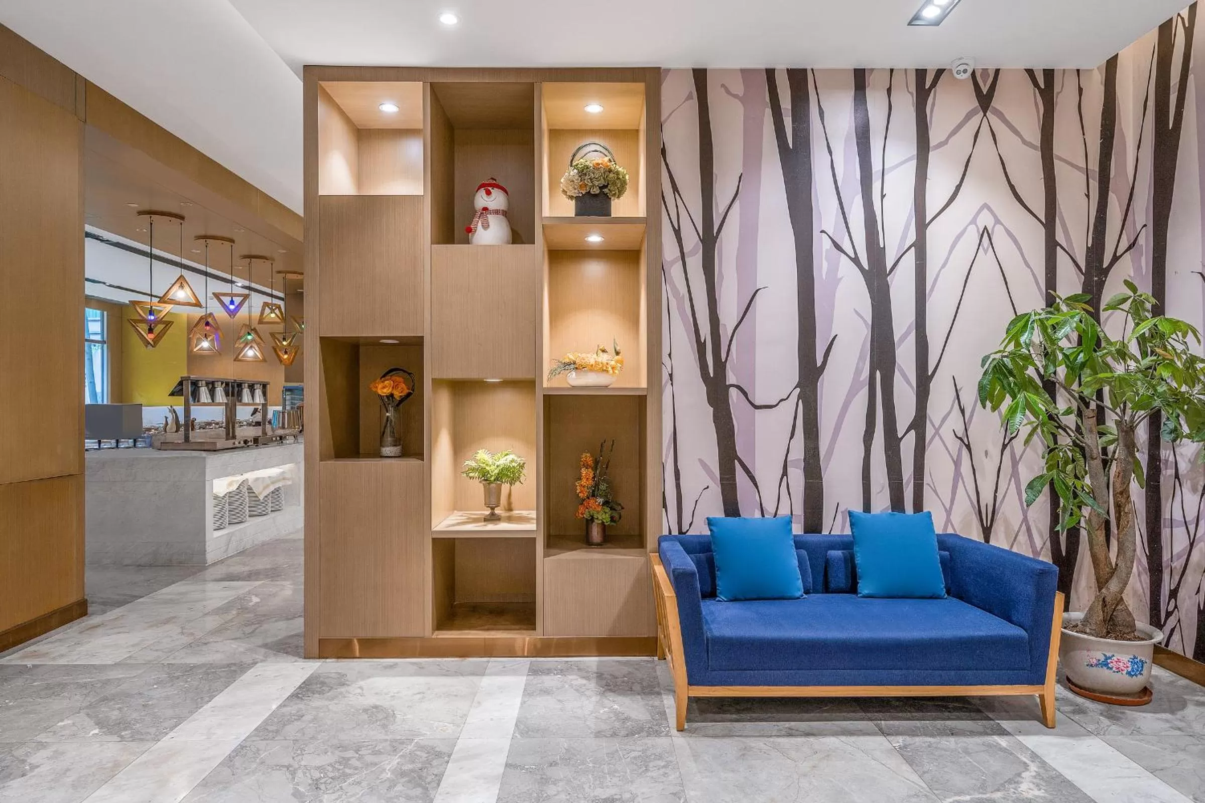 Seating area in Guangzhou Baiyun Airport Rejoice by Argyle Hotel Rehe Metro Exit B --Free shuttle bus is provided during the 138th Canton Fair