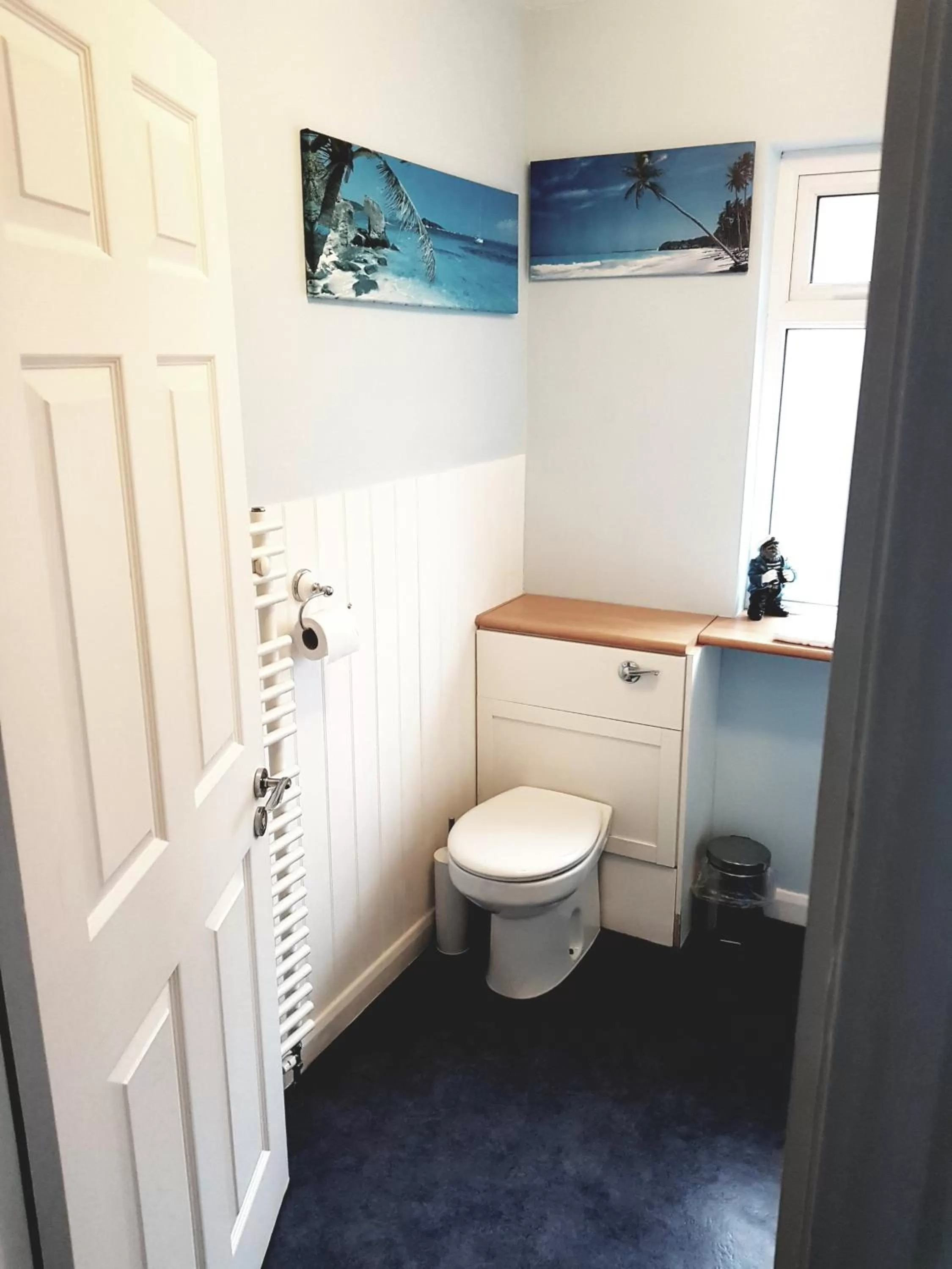 Toilet, Bathroom in The Mariner Guest House