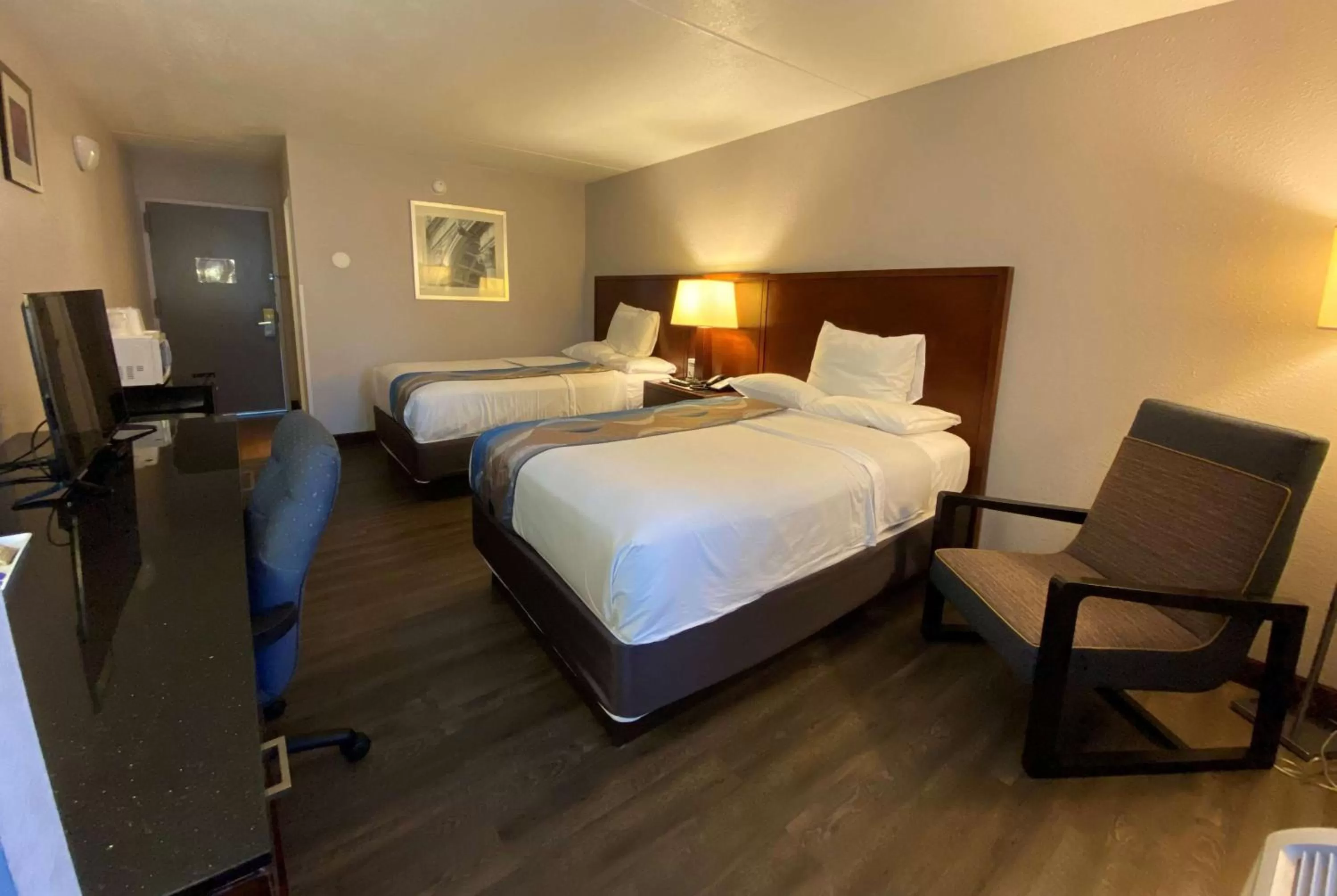 Photo of the whole room, Bed in Travelodge Inn & Suites by Wyndham Albany