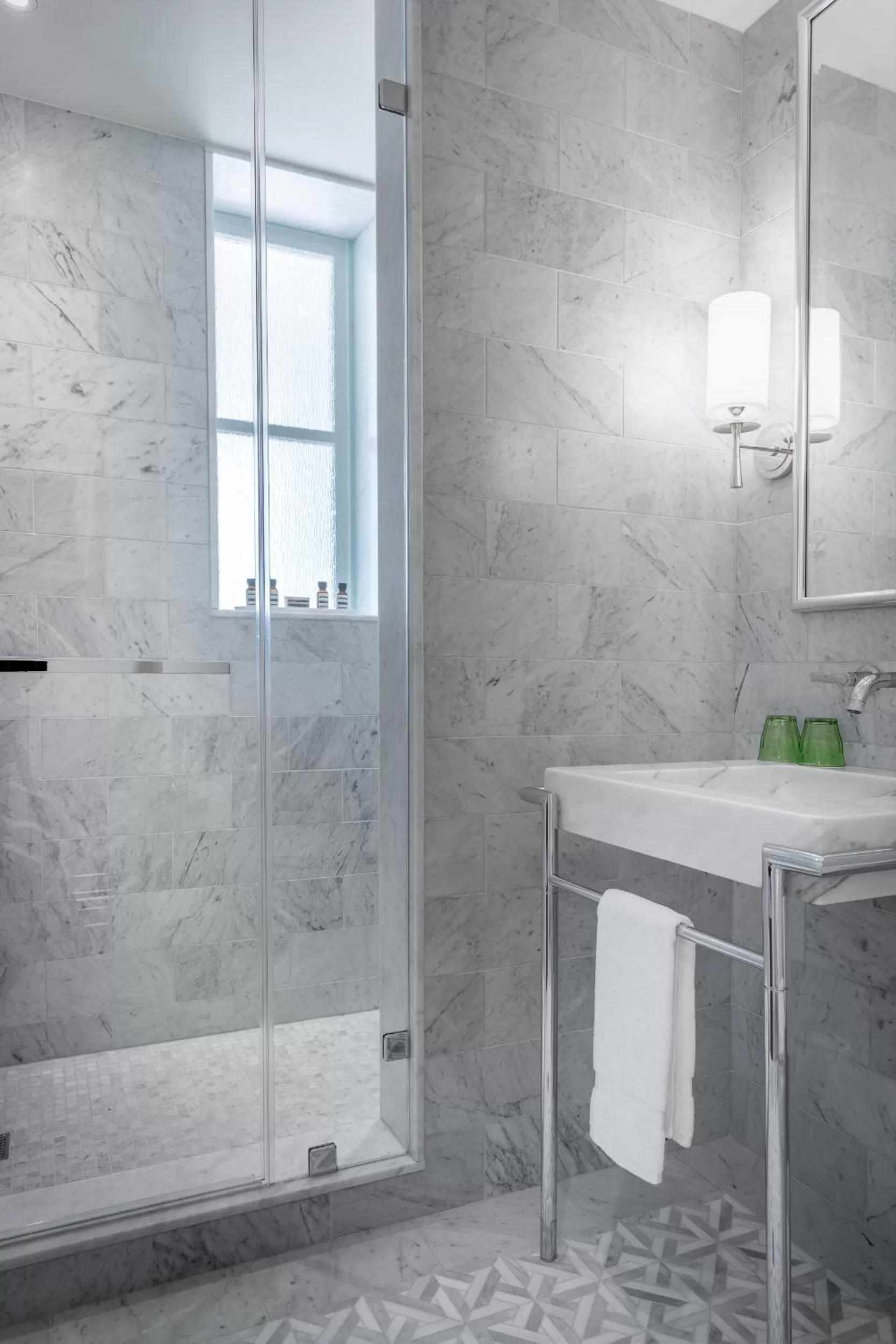 Bathroom in La Colombe d'Or Hotel