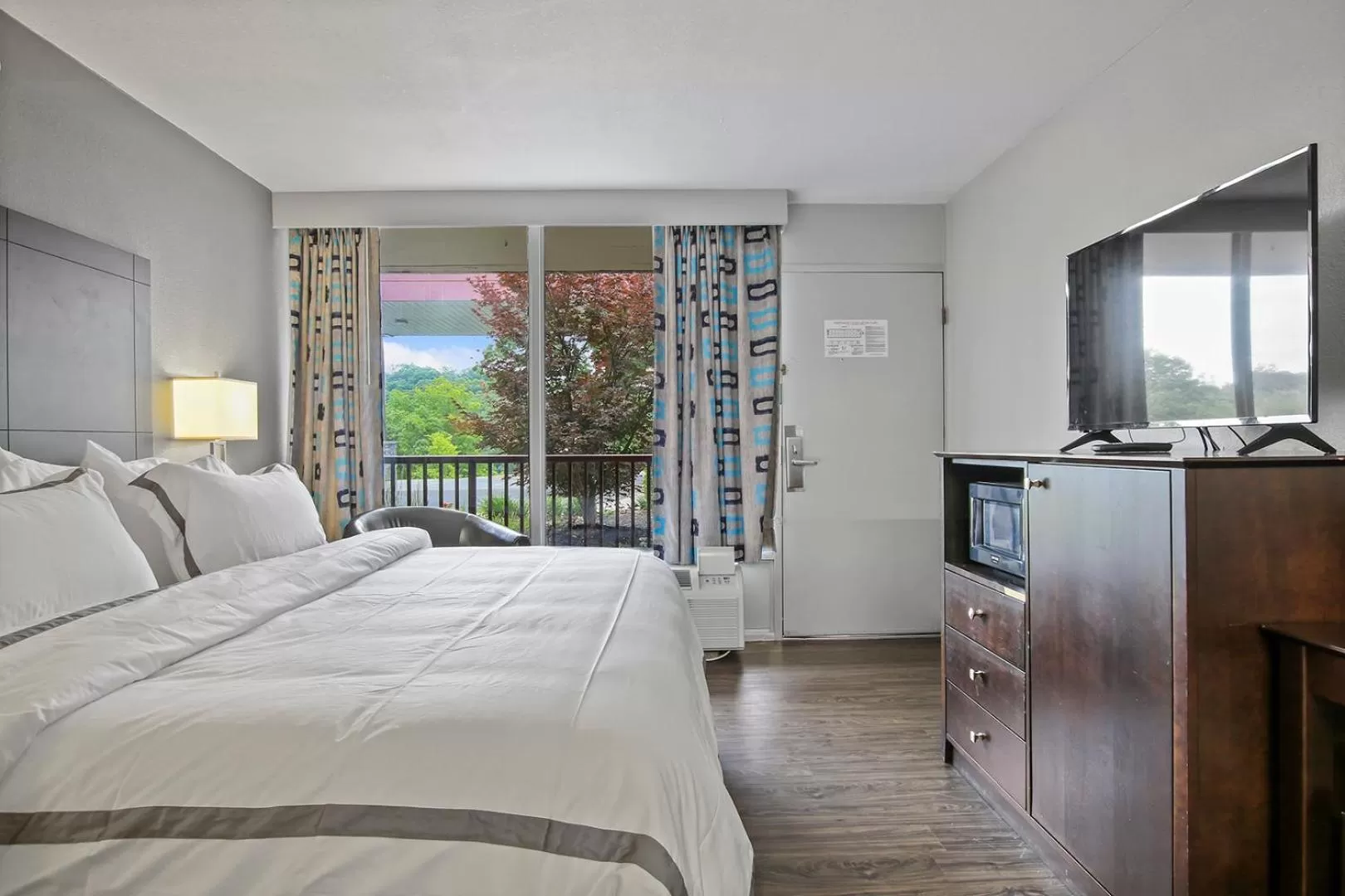 Bedroom, Bed in The Resort at Lake of the Ozarks