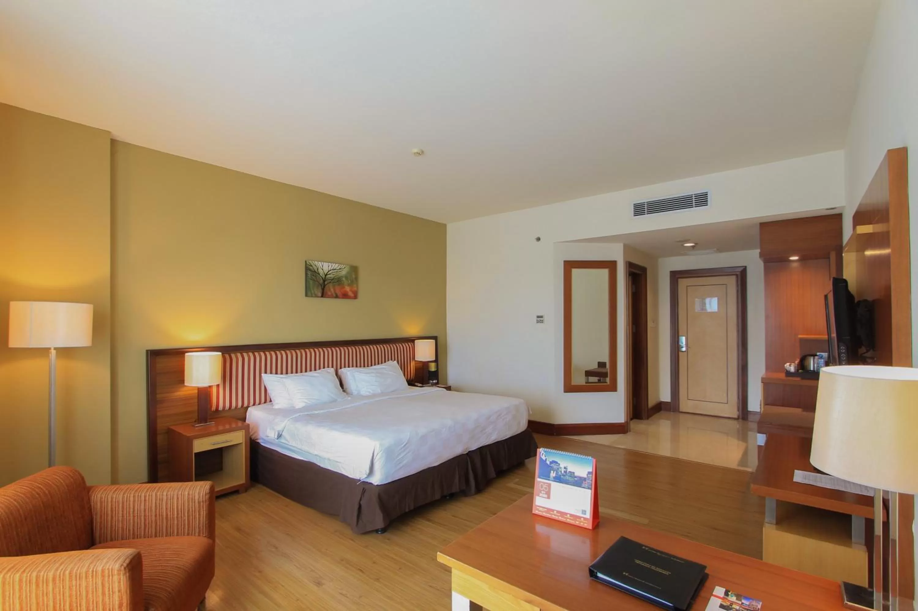 Photo of the whole room, Bed in Swiss-Belhotel Maleosan Manado