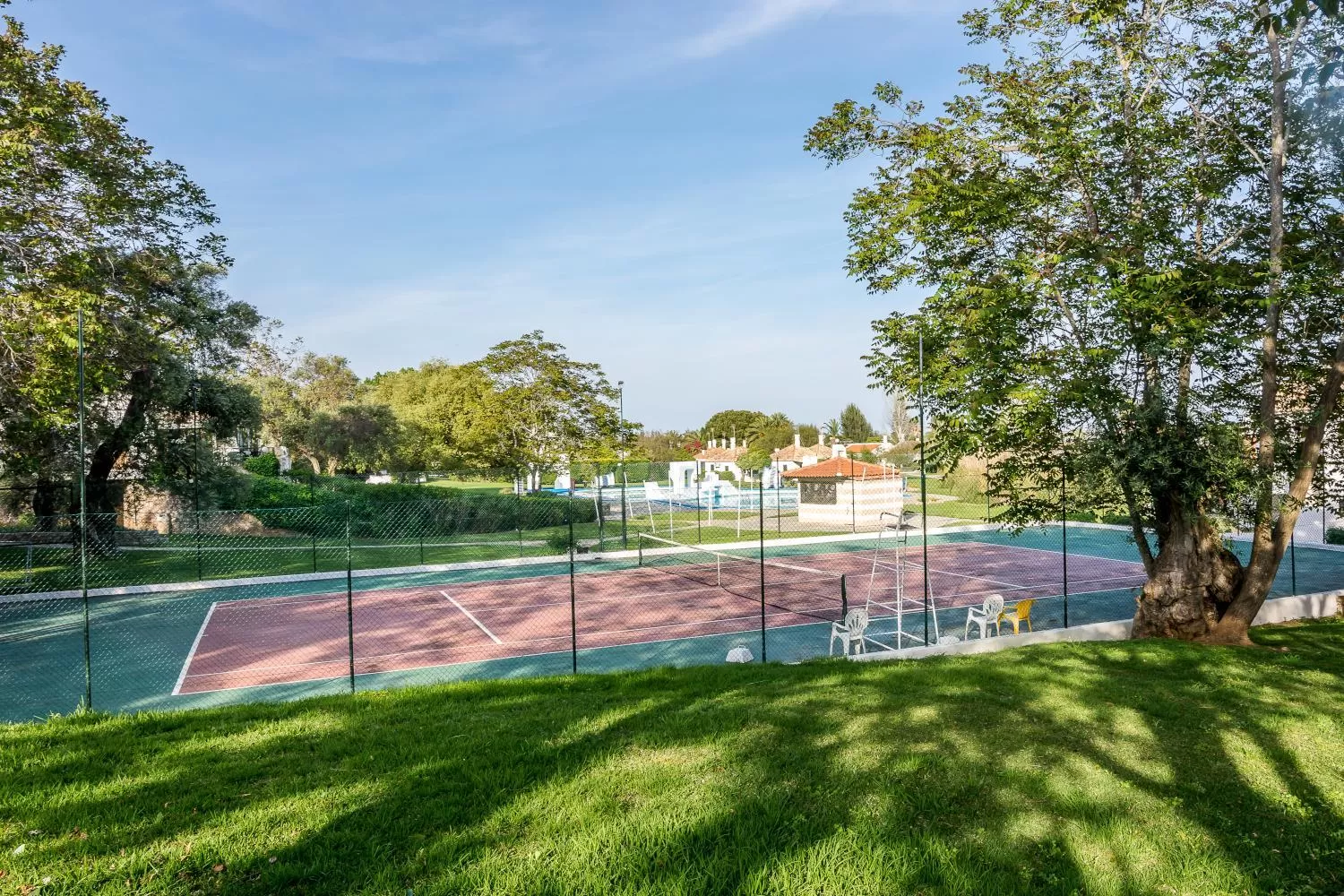 Tennis court in Pedras D'el Rei